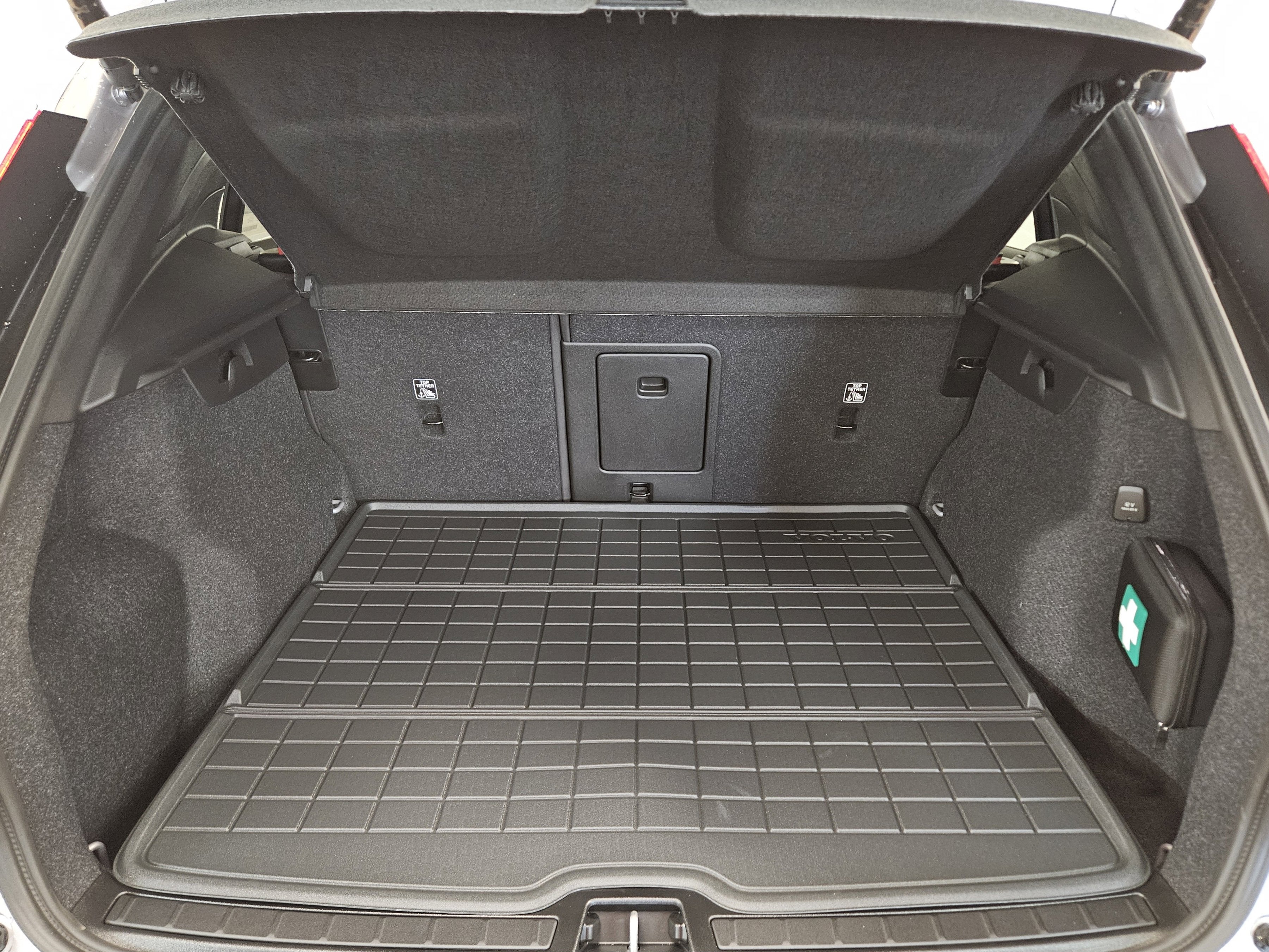 2026 Volvo XC40 Plus