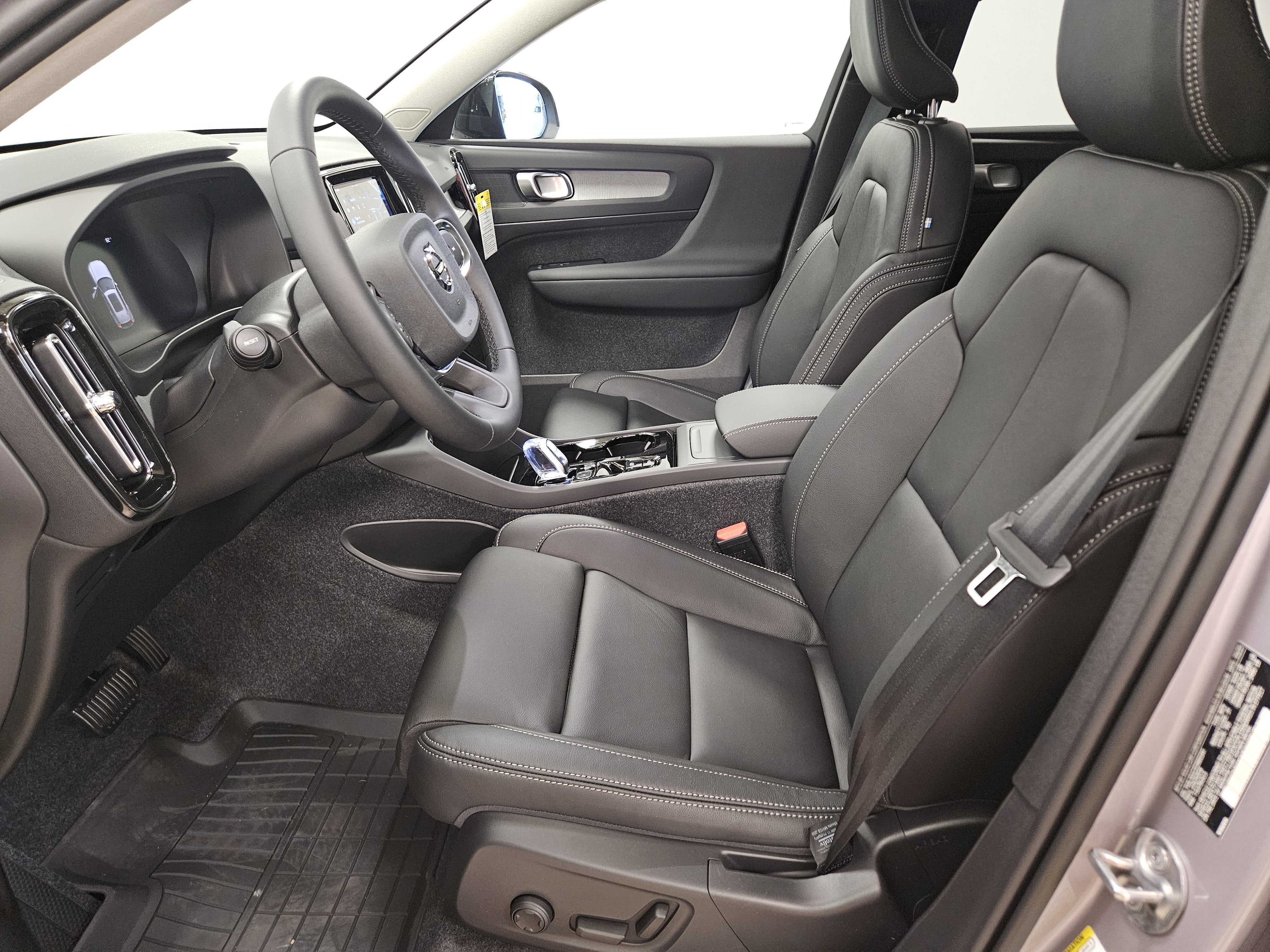 2026 Volvo XC40 Plus