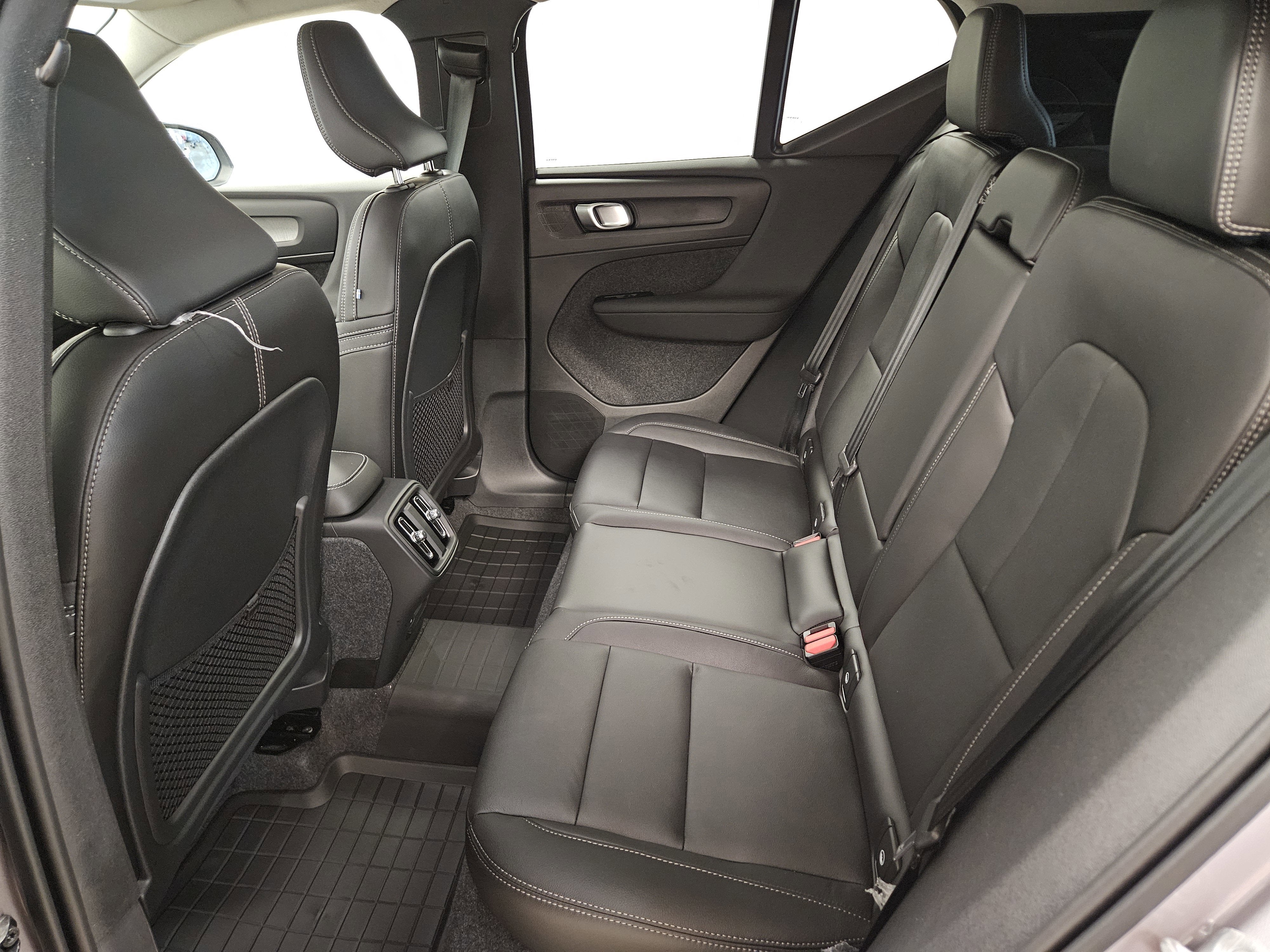 2026 Volvo XC40 Plus