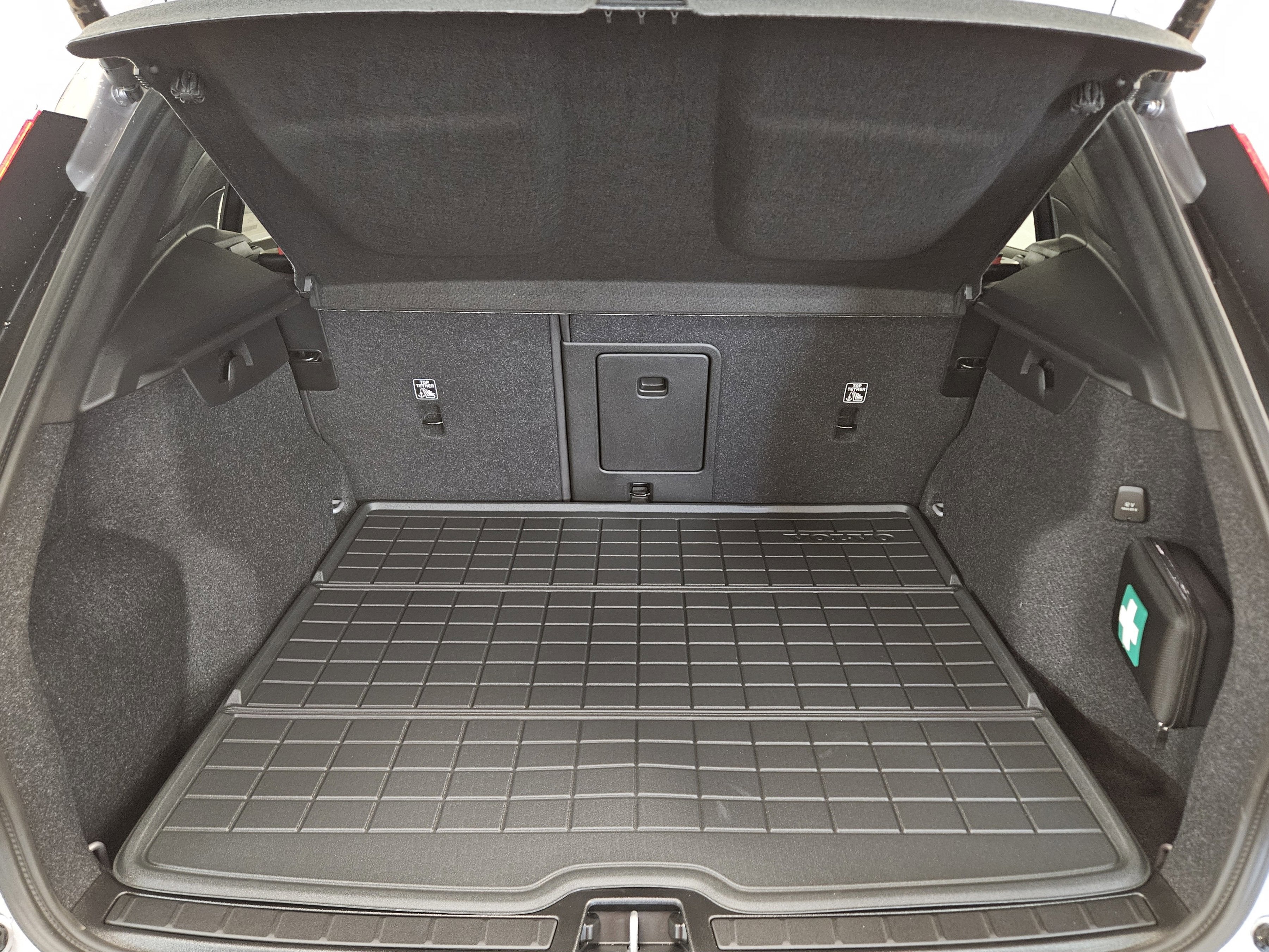 2026 Volvo XC40 Plus