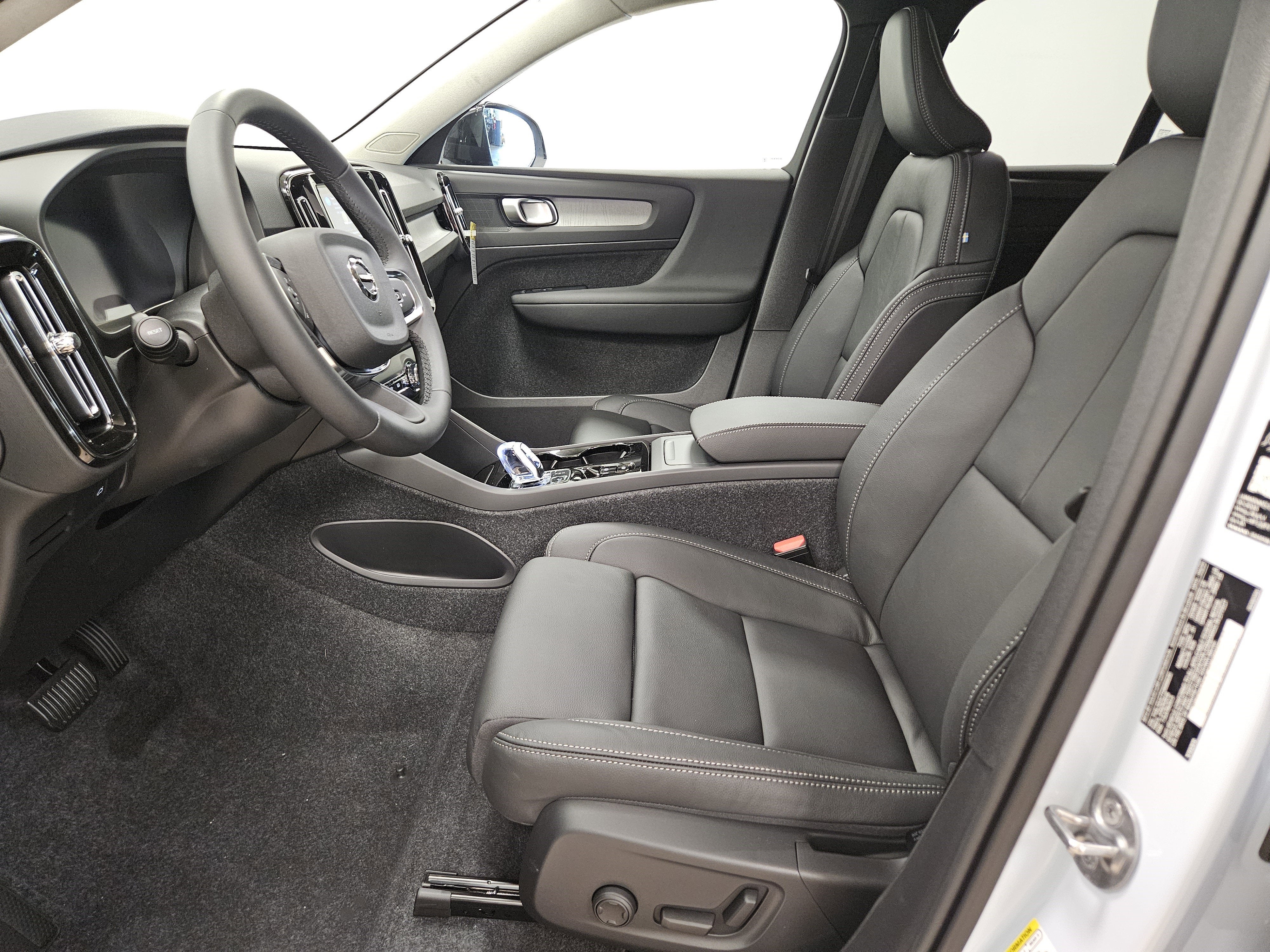 2026 Volvo XC40 Plus