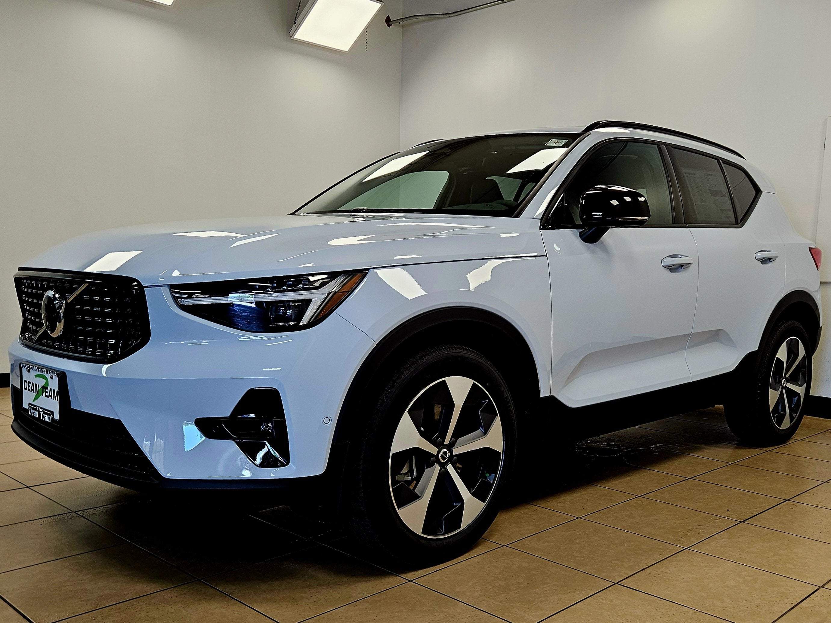 2026 Volvo XC40 Plus
