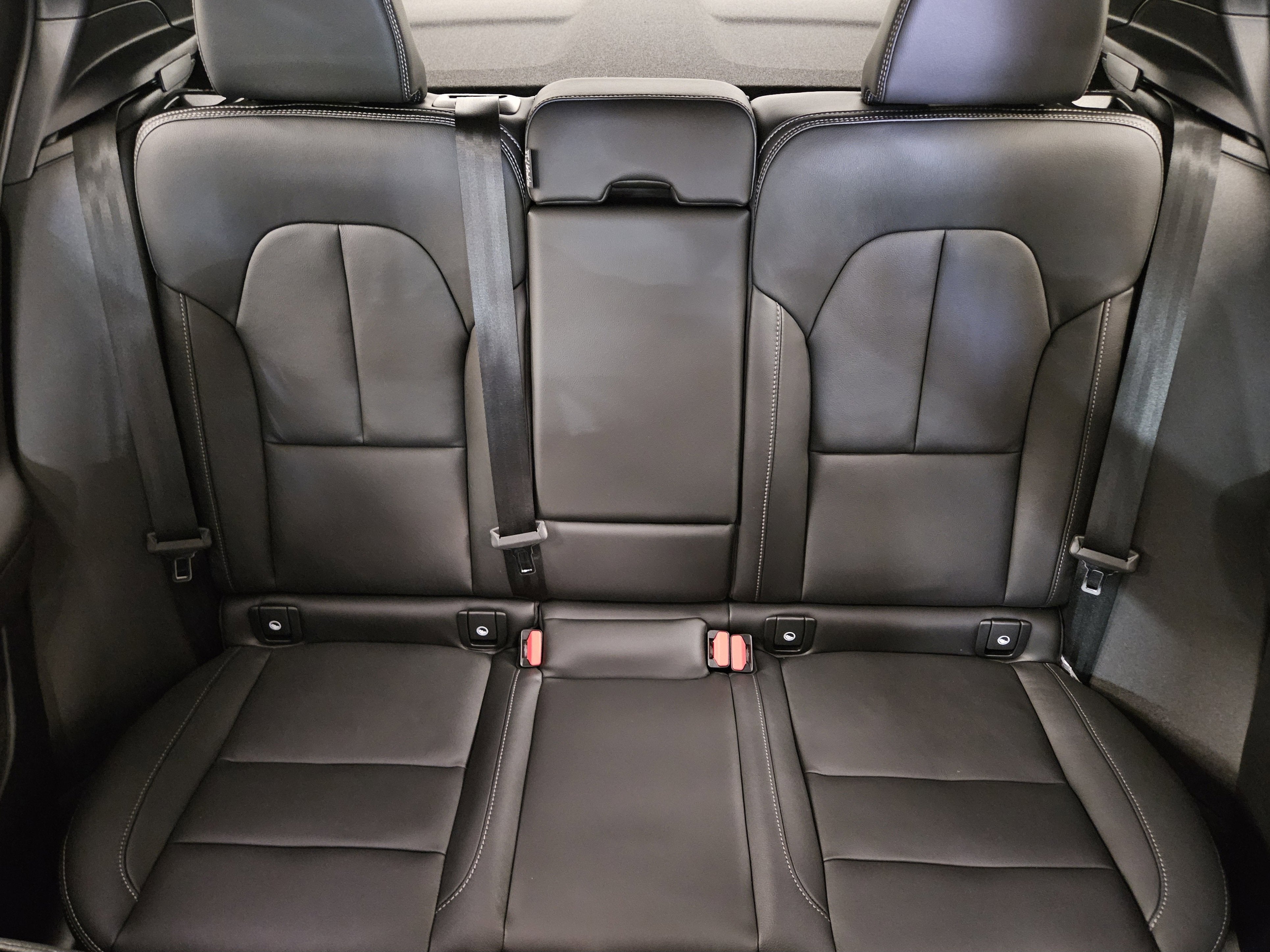 2026 Volvo XC40 Plus