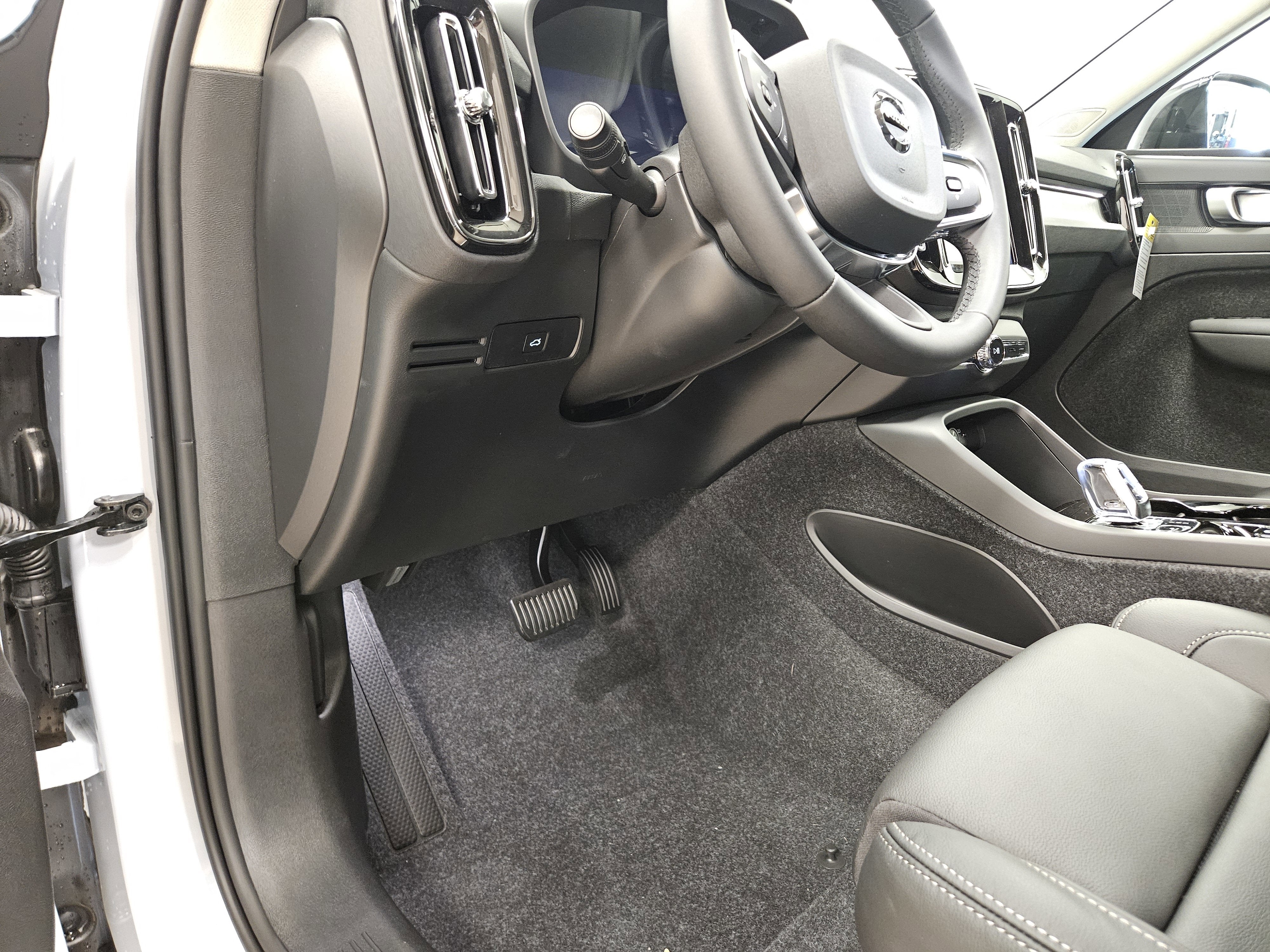 2026 Volvo XC40 Plus