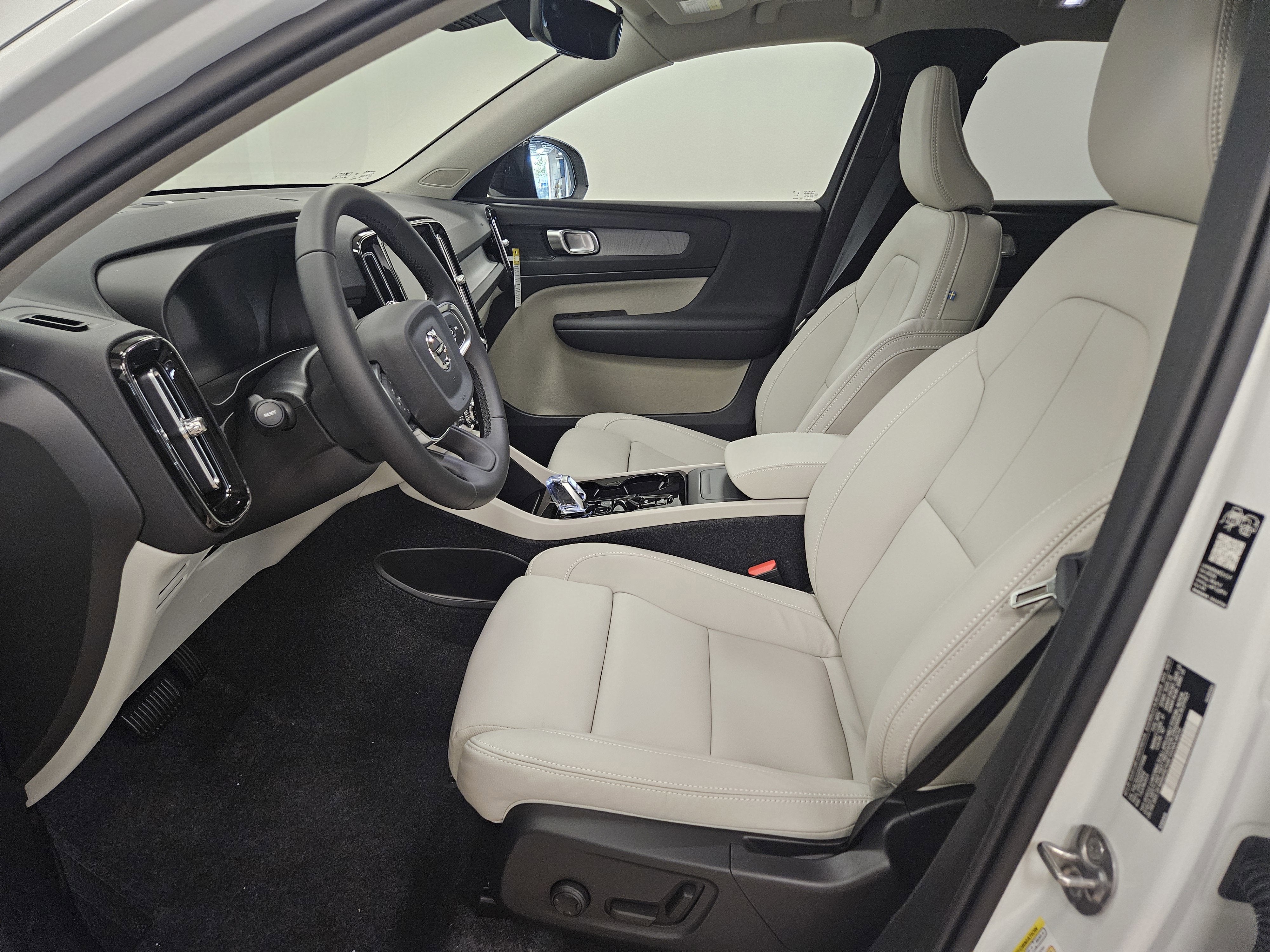 2026 Volvo XC40 Plus