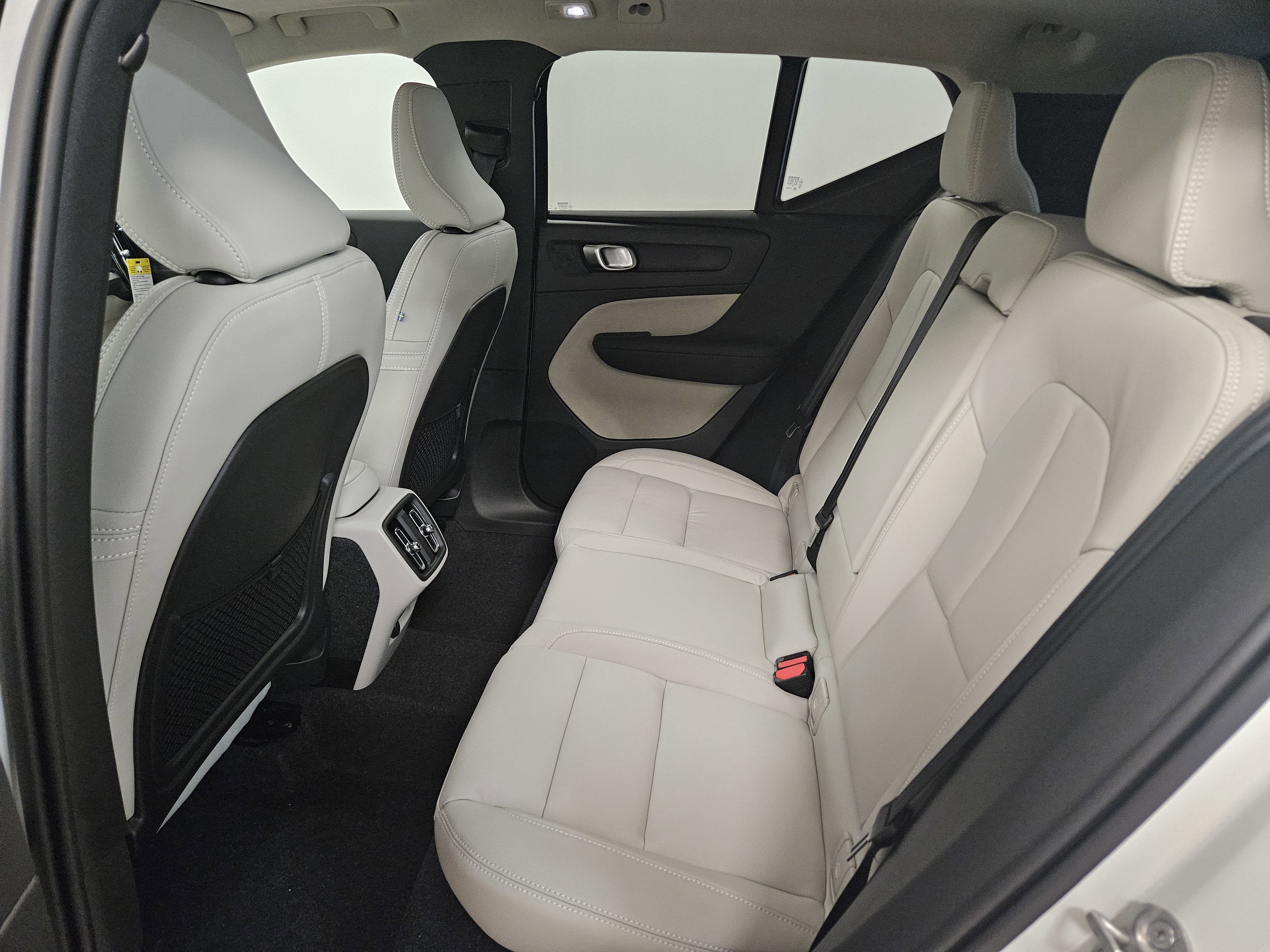 2026 Volvo XC40 Plus