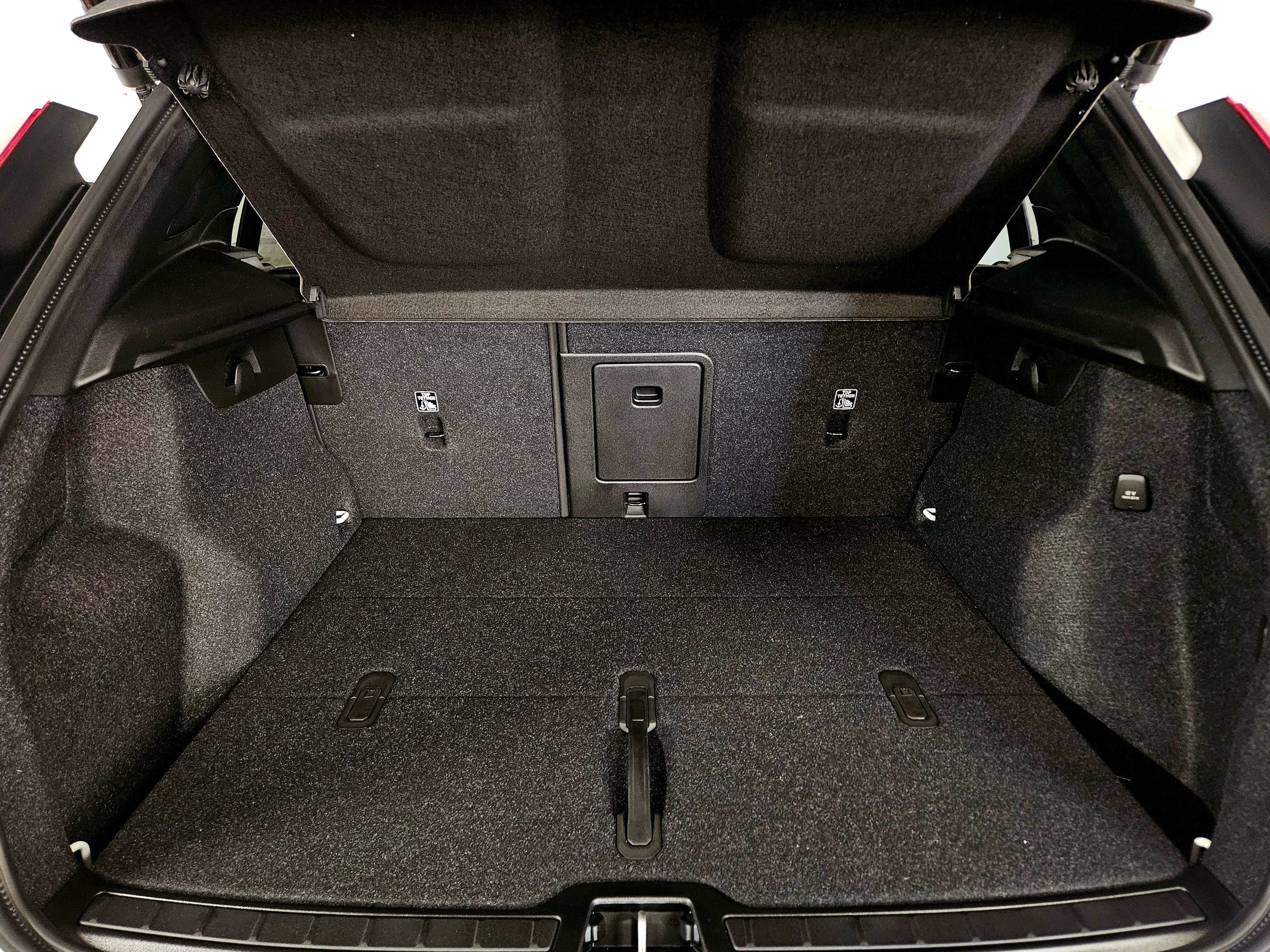 2026 Volvo XC40 Plus