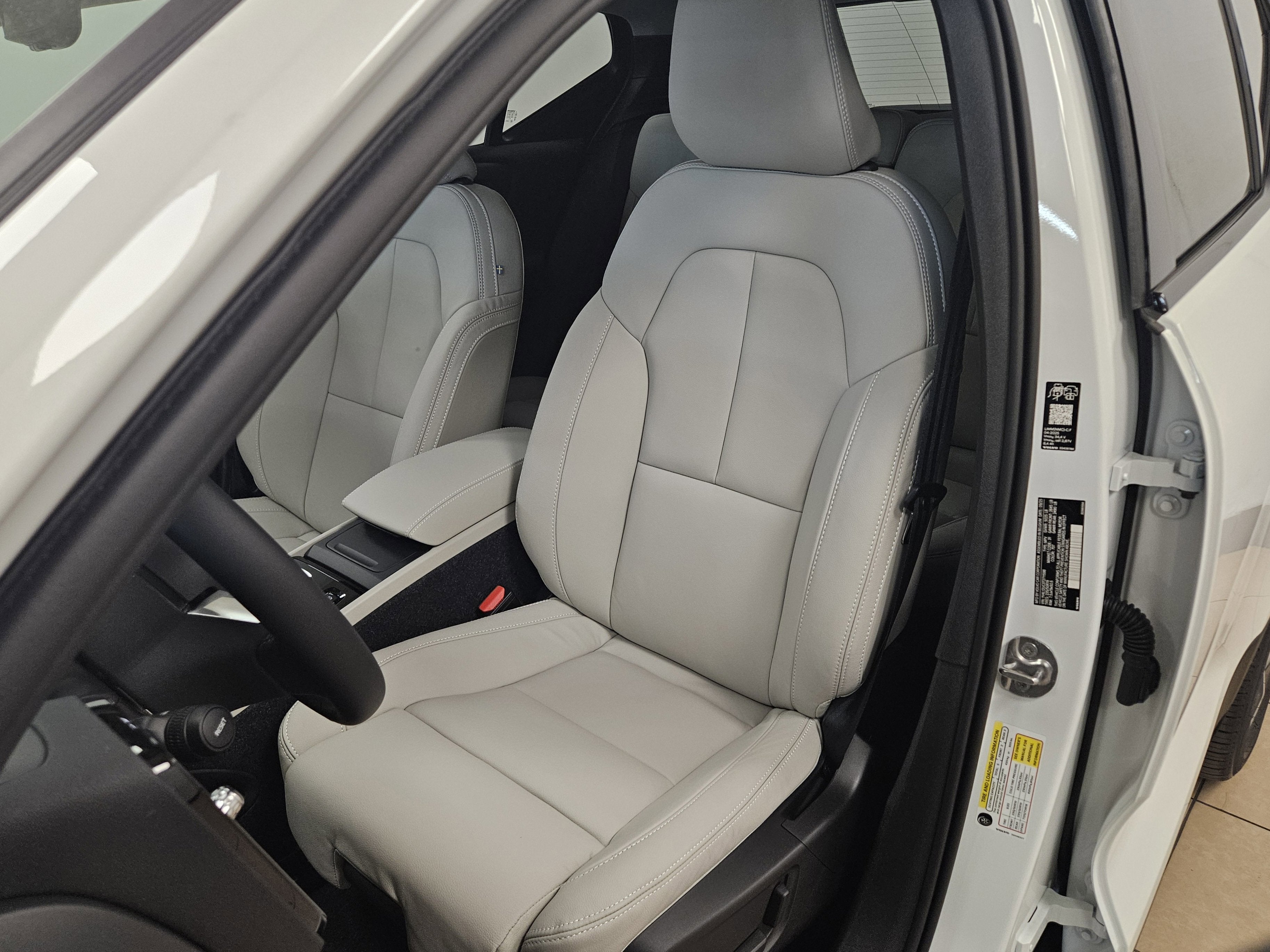 2026 Volvo XC40 Plus