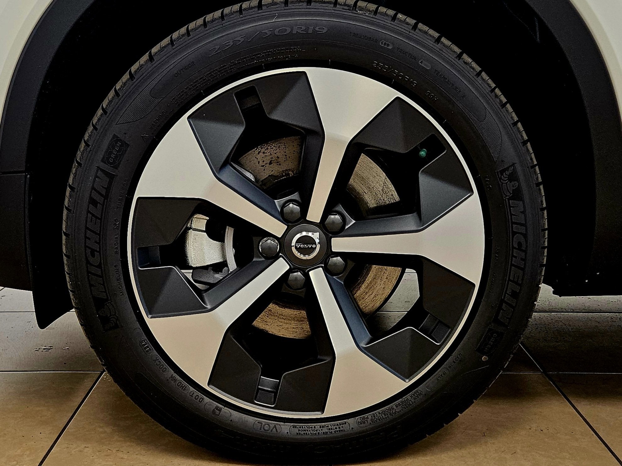 2026 Volvo XC40 Plus