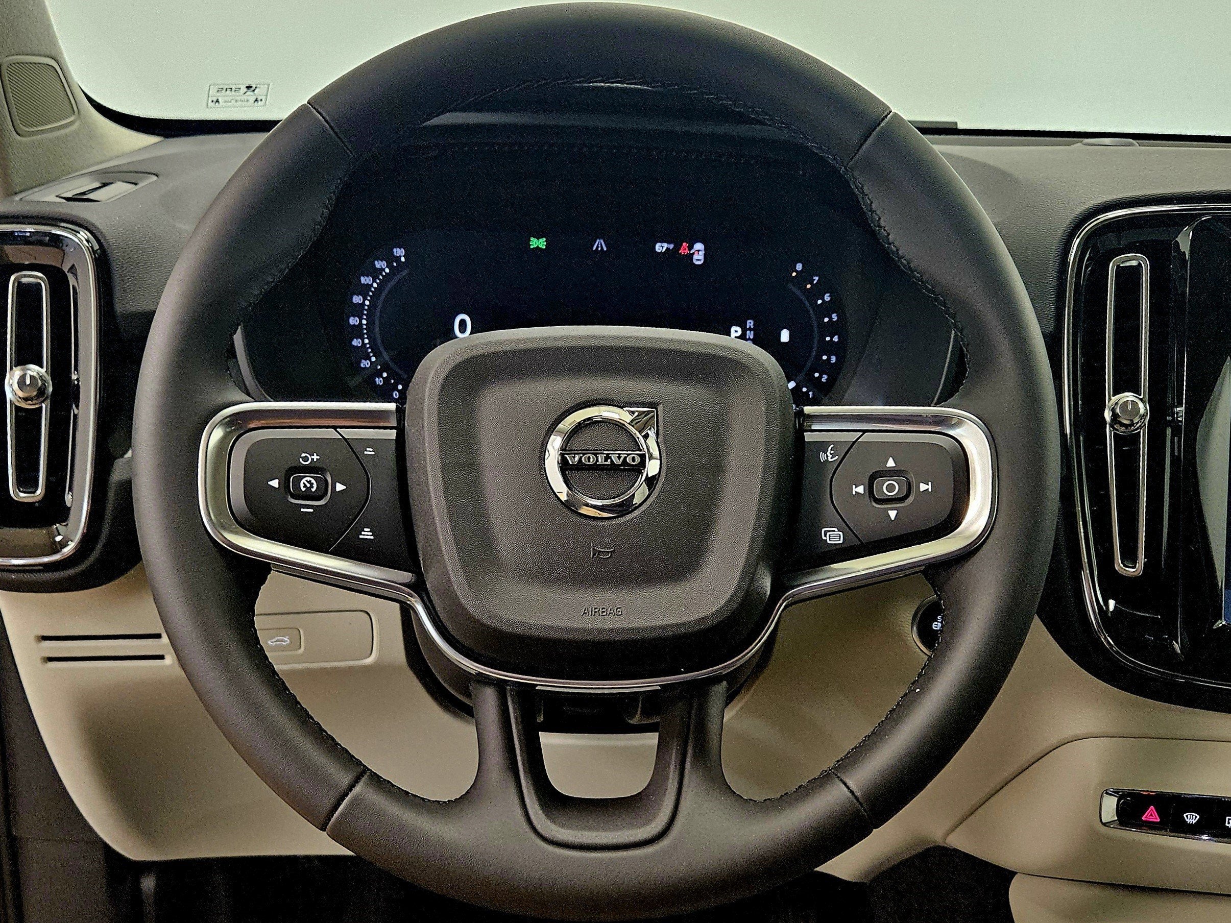 2026 Volvo XC40 Plus