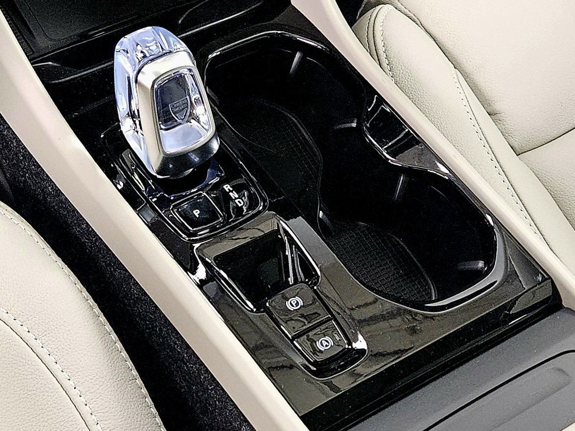 2026 Volvo XC40 Plus