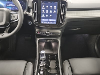 2026 Volvo XC40 Plus