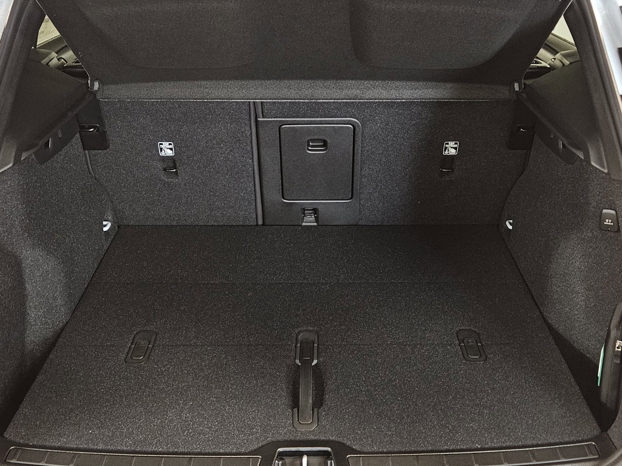 2026 Volvo XC40 Plus