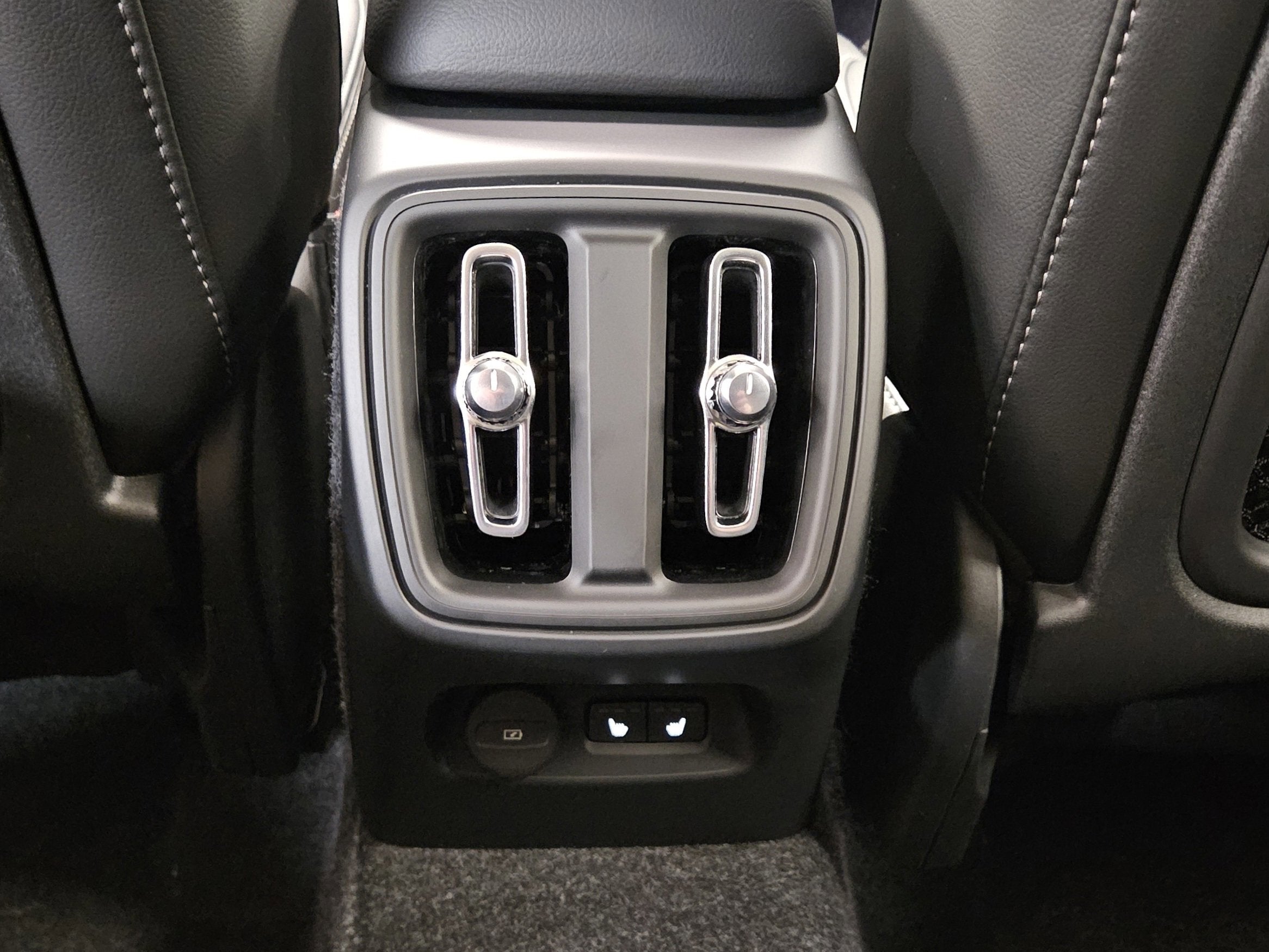 2026 Volvo XC40 Plus