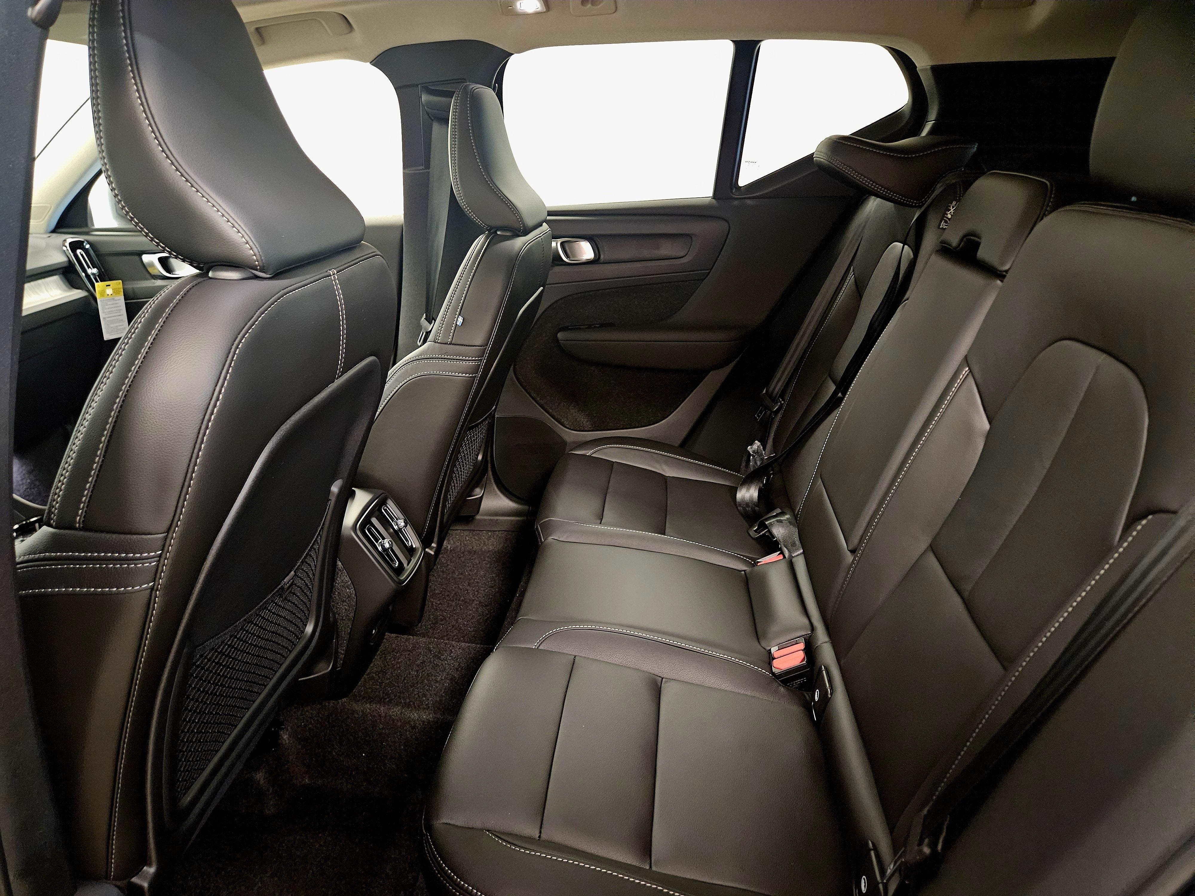 2026 Volvo XC40 Plus