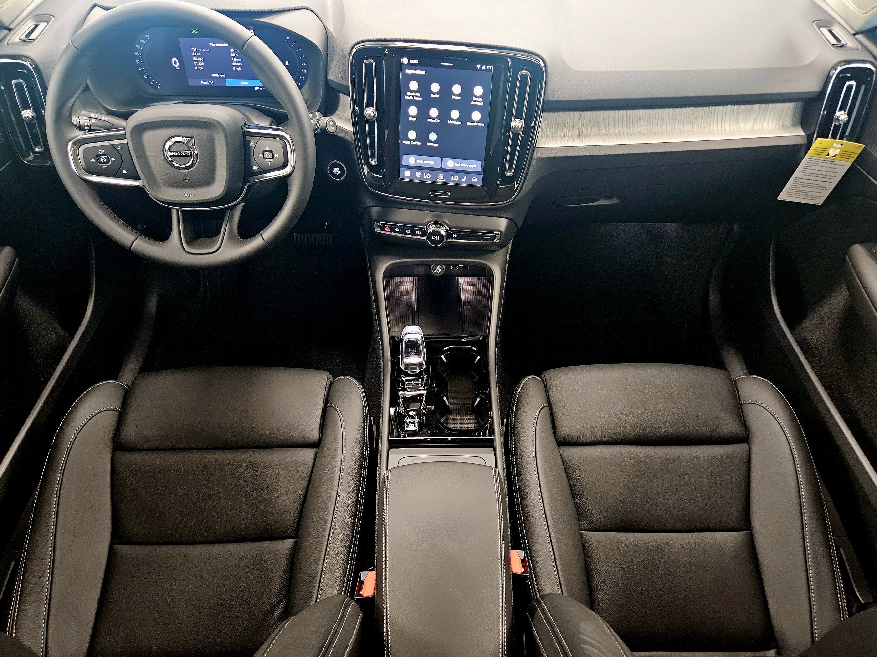 2026 Volvo XC40 Plus