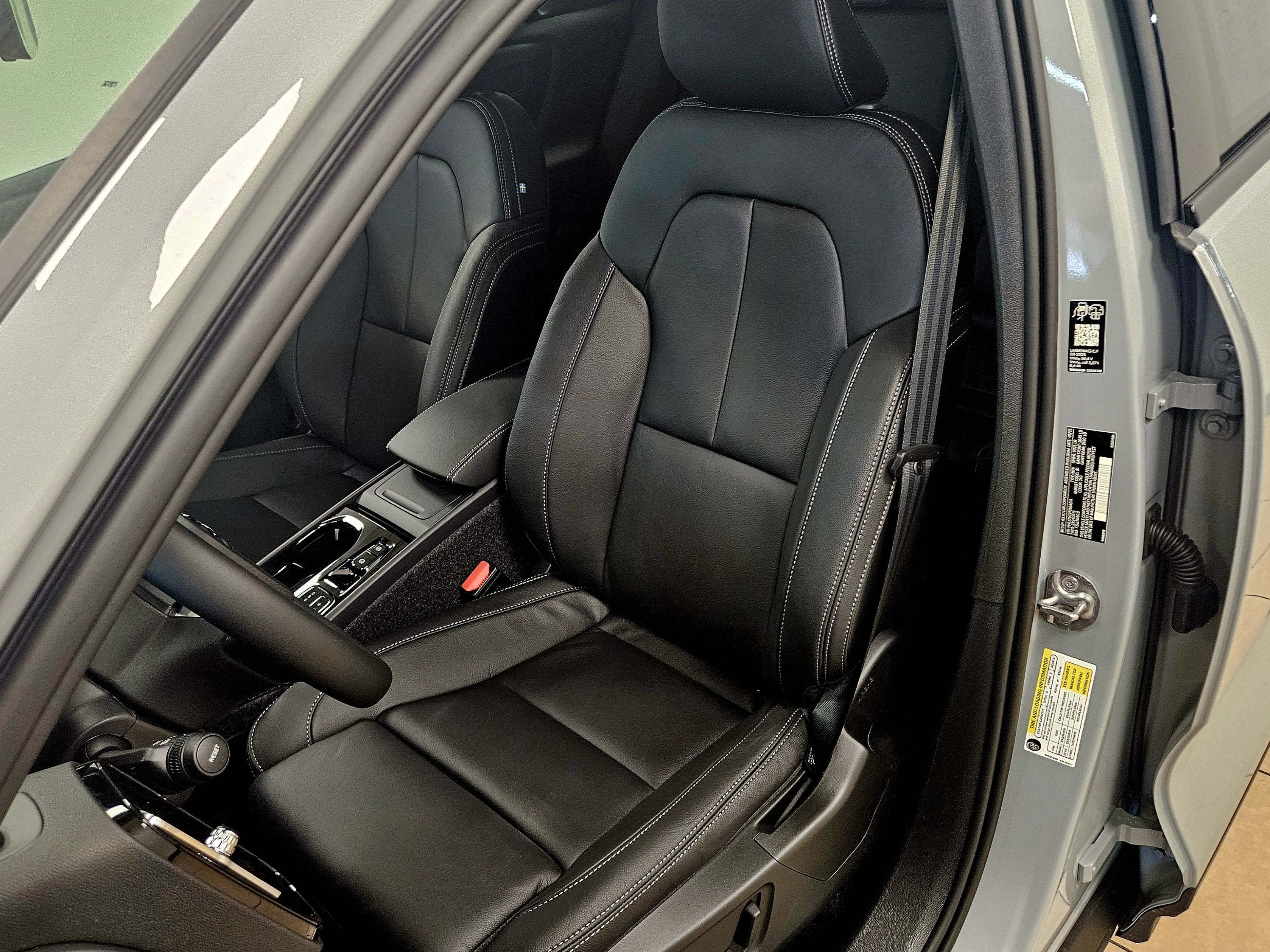 2026 Volvo XC40 Plus