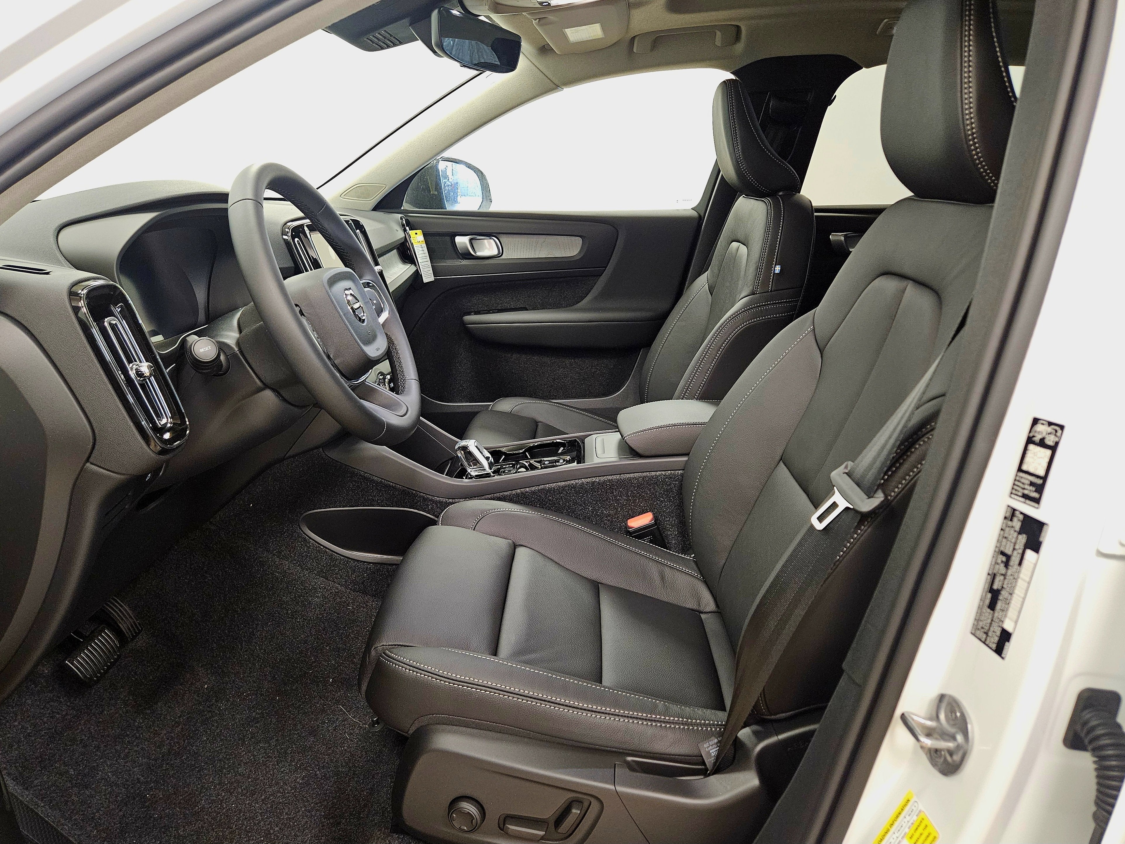 2026 Volvo XC40 Plus