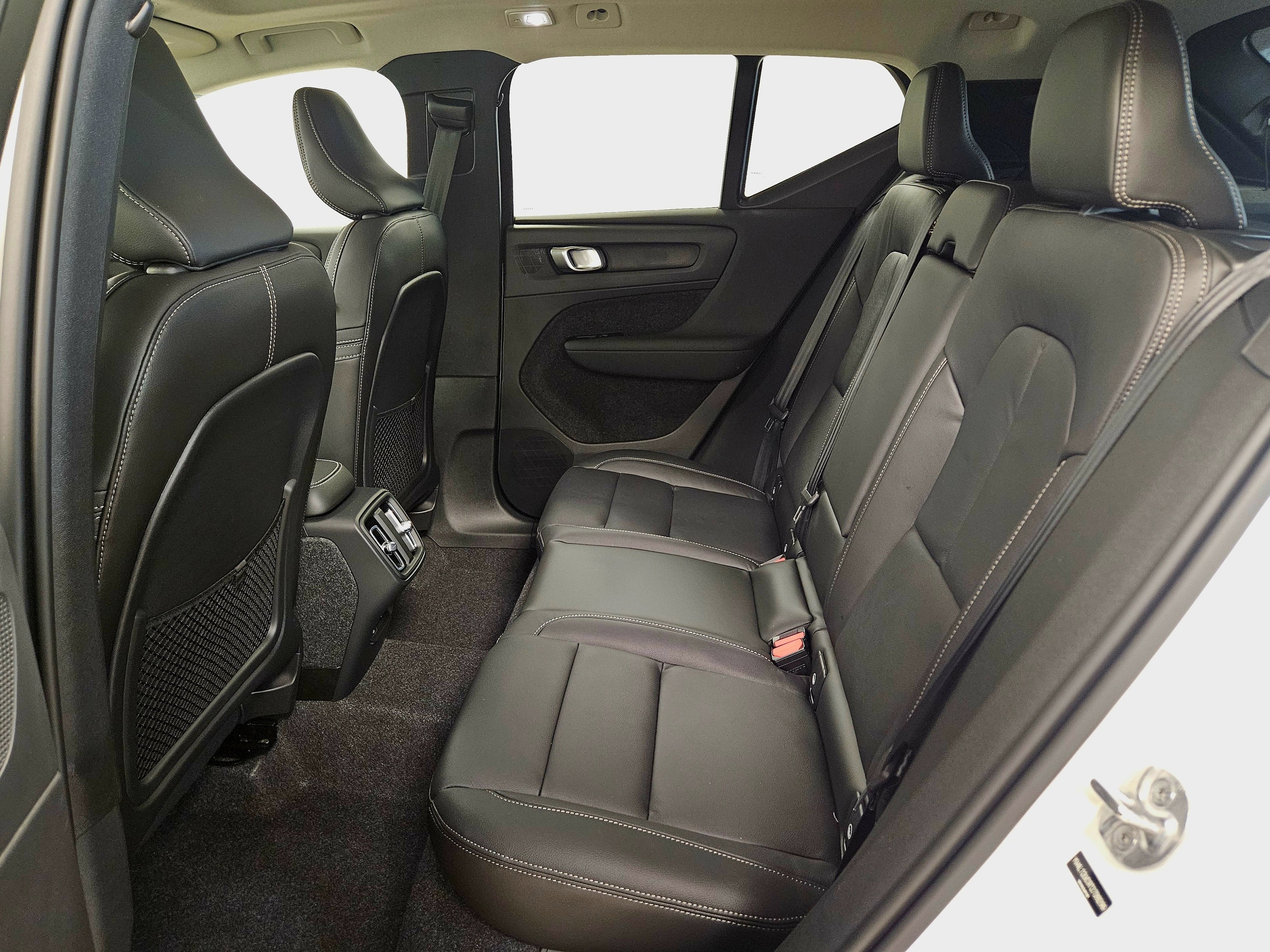 2026 Volvo XC40 Plus