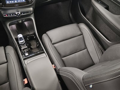 2026 Volvo XC40 Plus