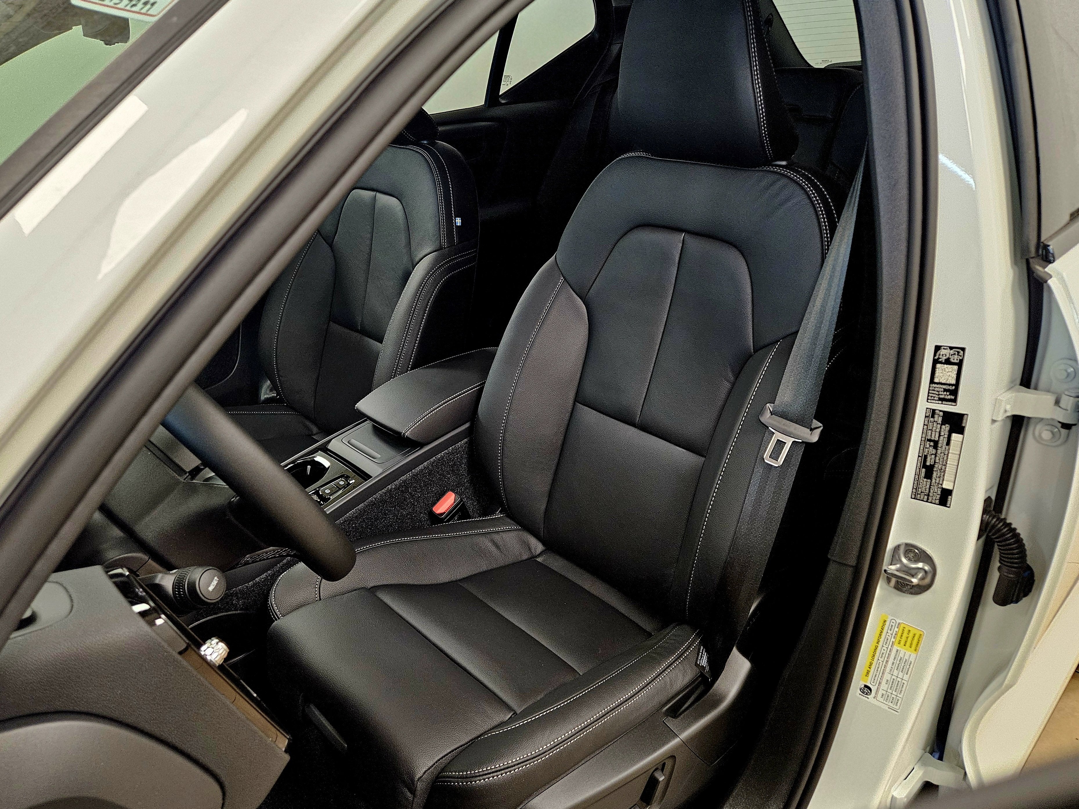 2026 Volvo XC40 Plus