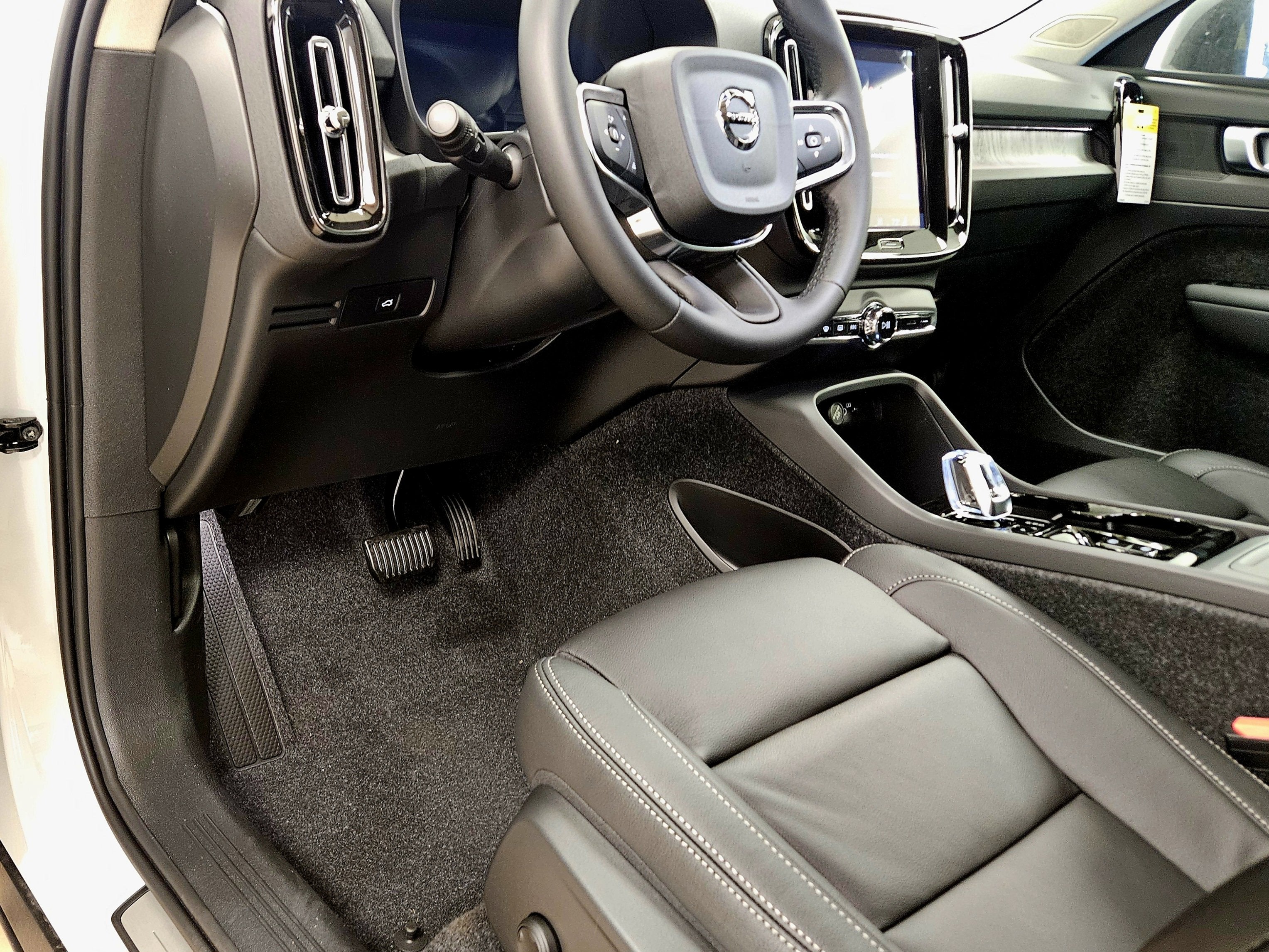 2026 Volvo XC40 Plus