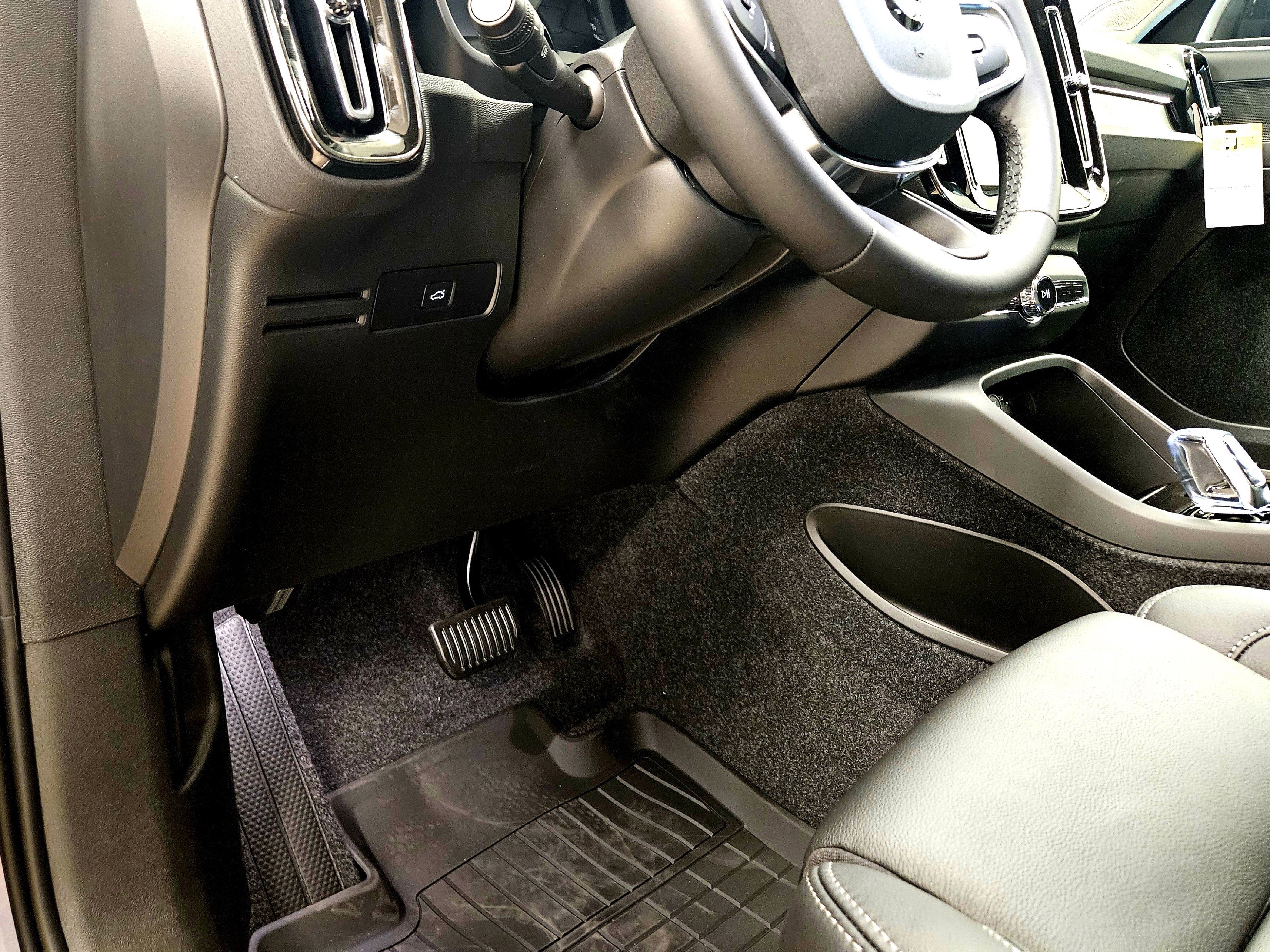 2026 Volvo XC40 Plus