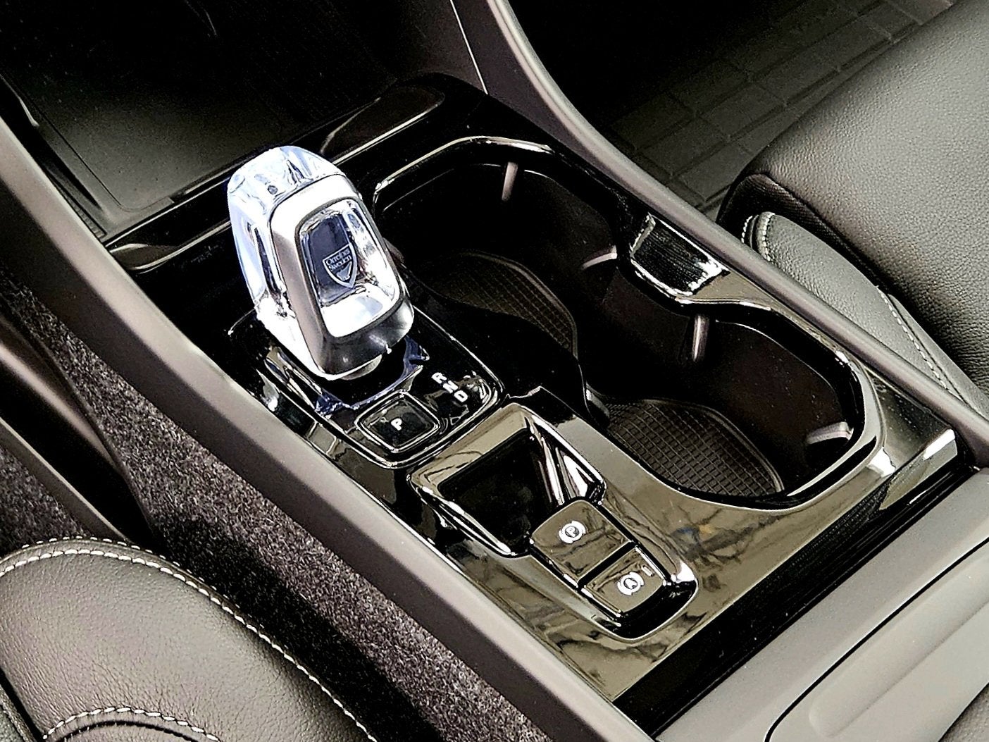 2026 Volvo XC40 Plus