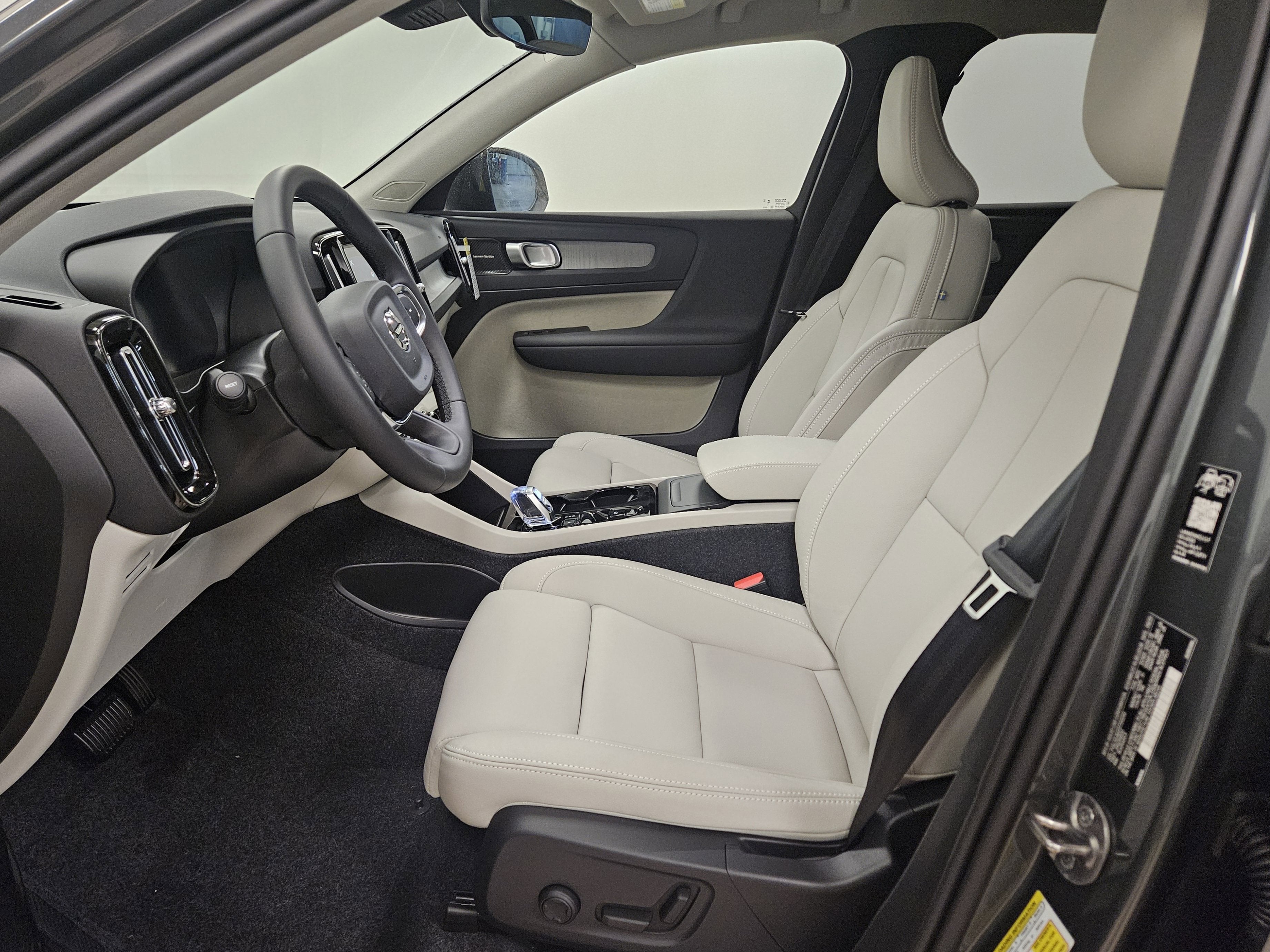 2026 Volvo XC40 Ultra