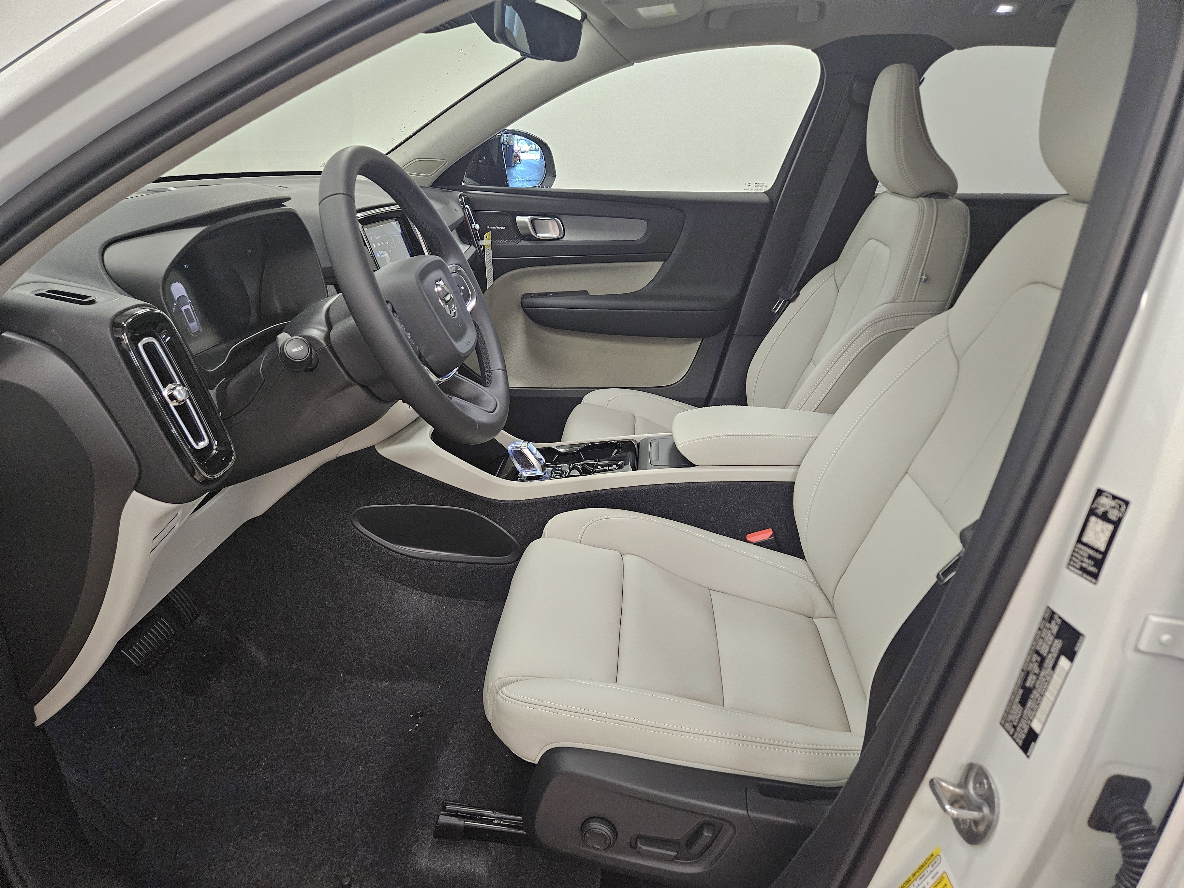 2026 Volvo XC40 Ultra