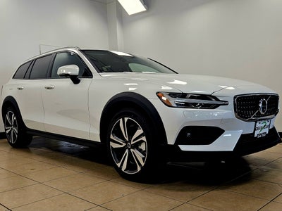 2026 Volvo V60 Cross Country Plus