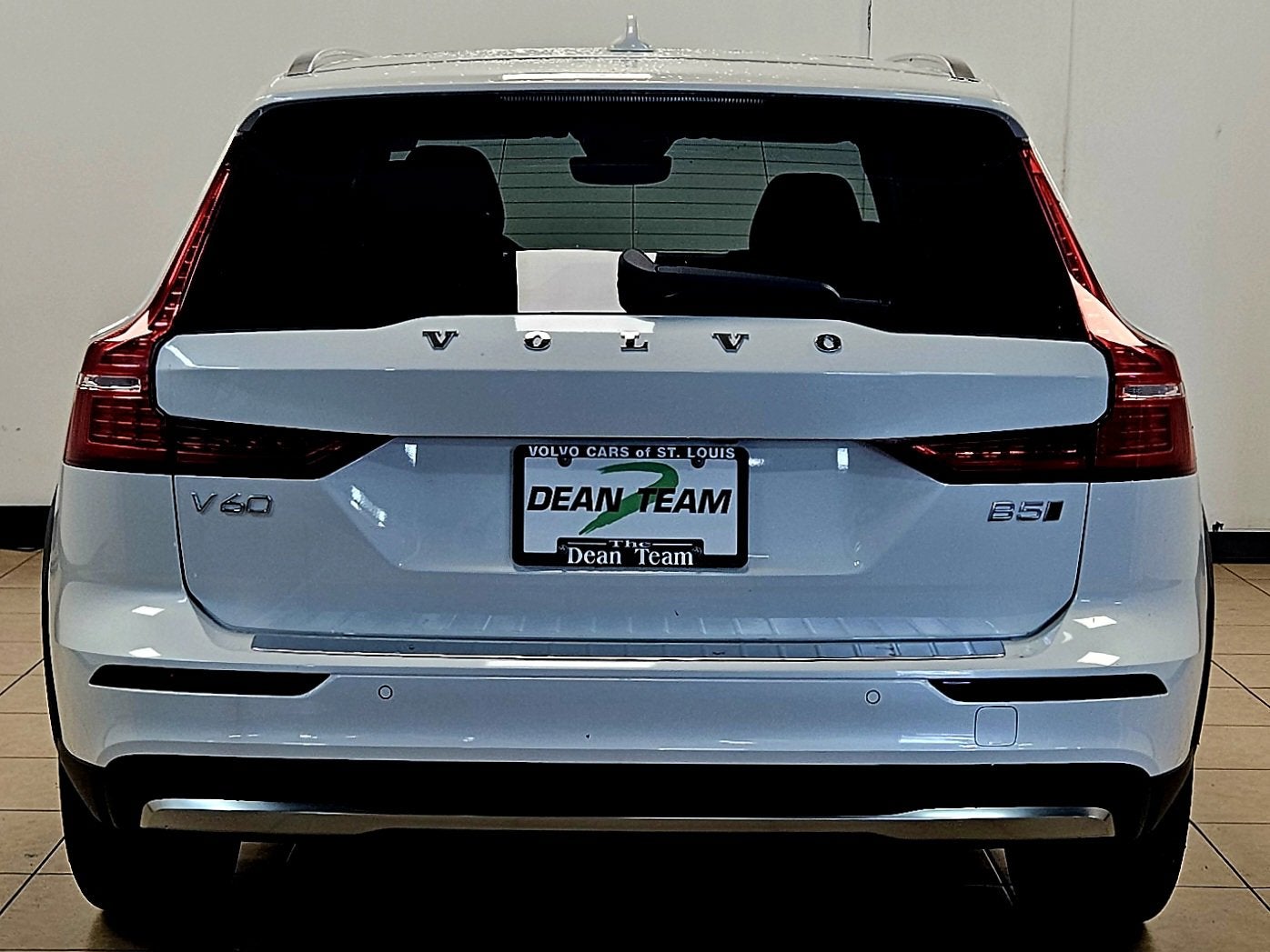 2026 Volvo V60 Cross Country Plus