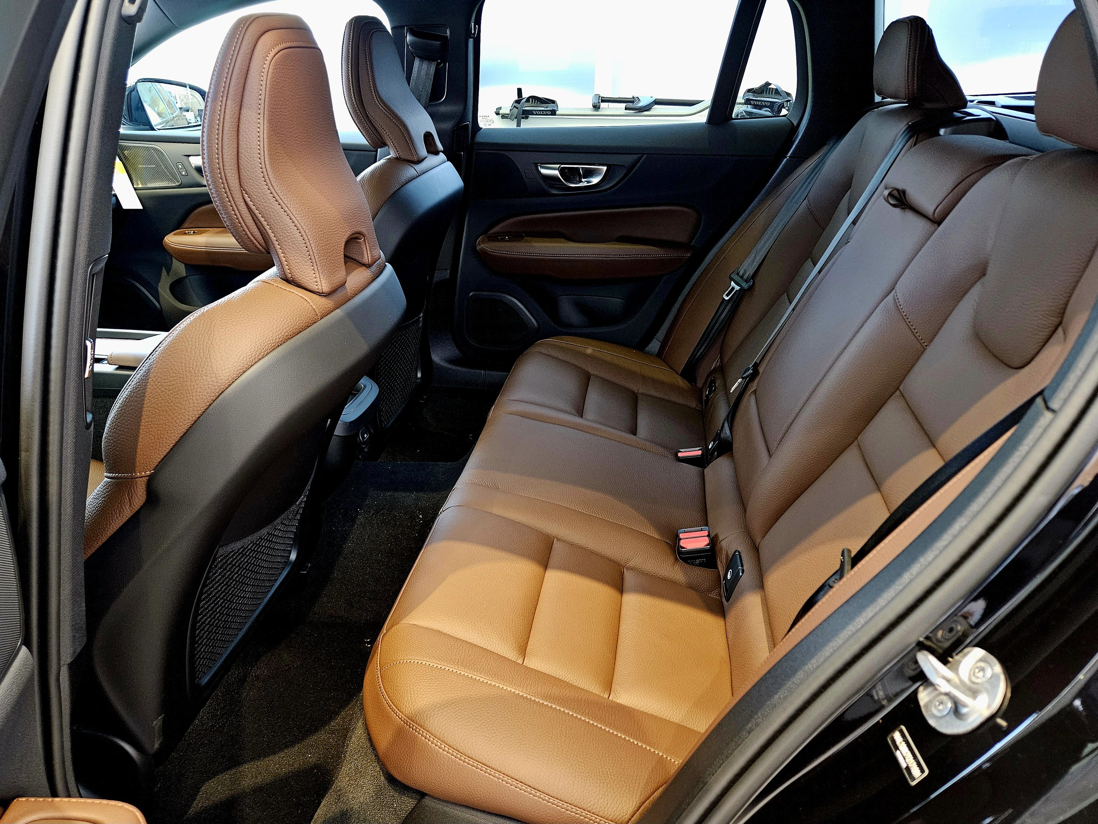 2026 Volvo V60 Cross Country Plus