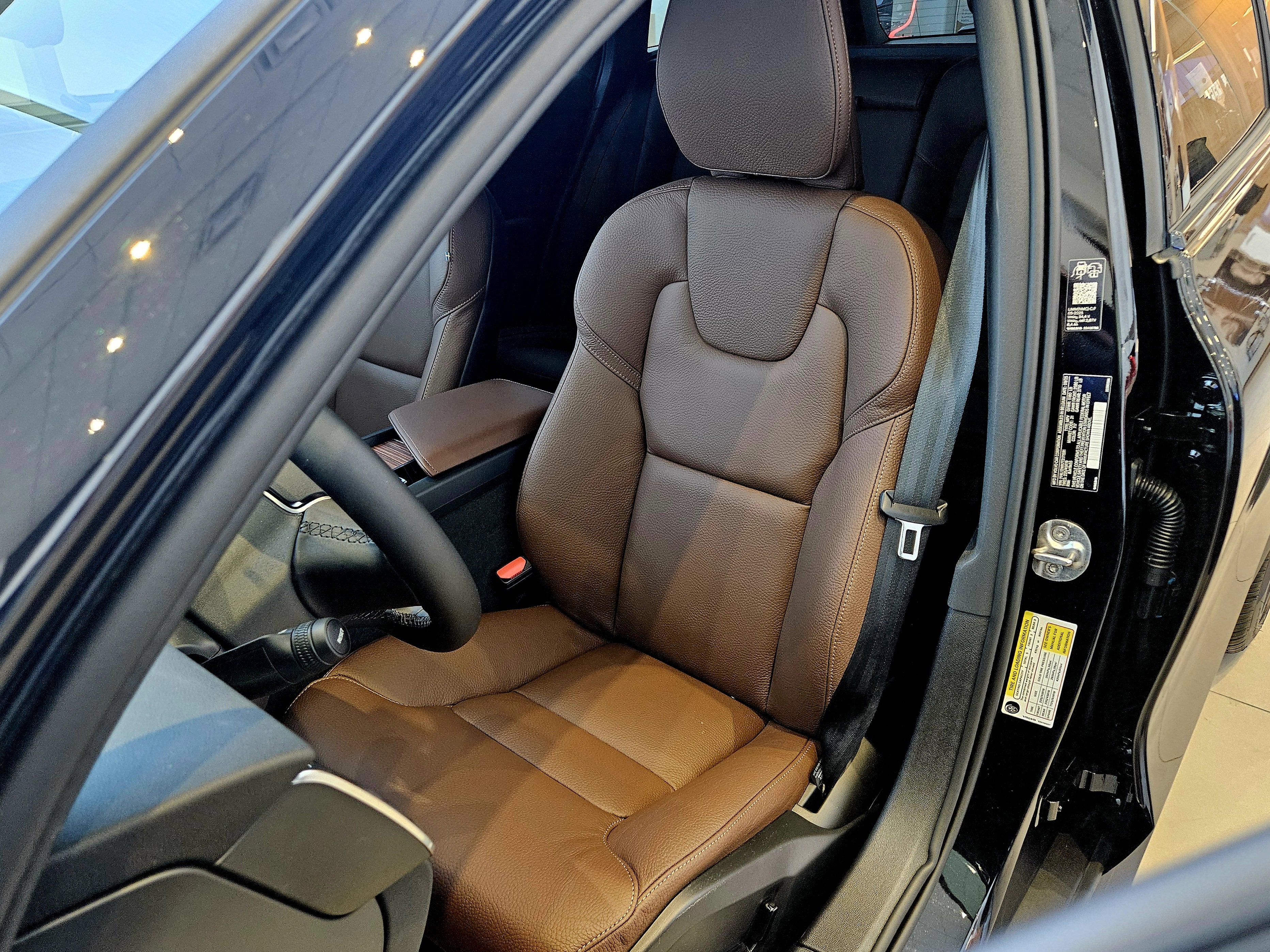 2026 Volvo V60 Cross Country Plus