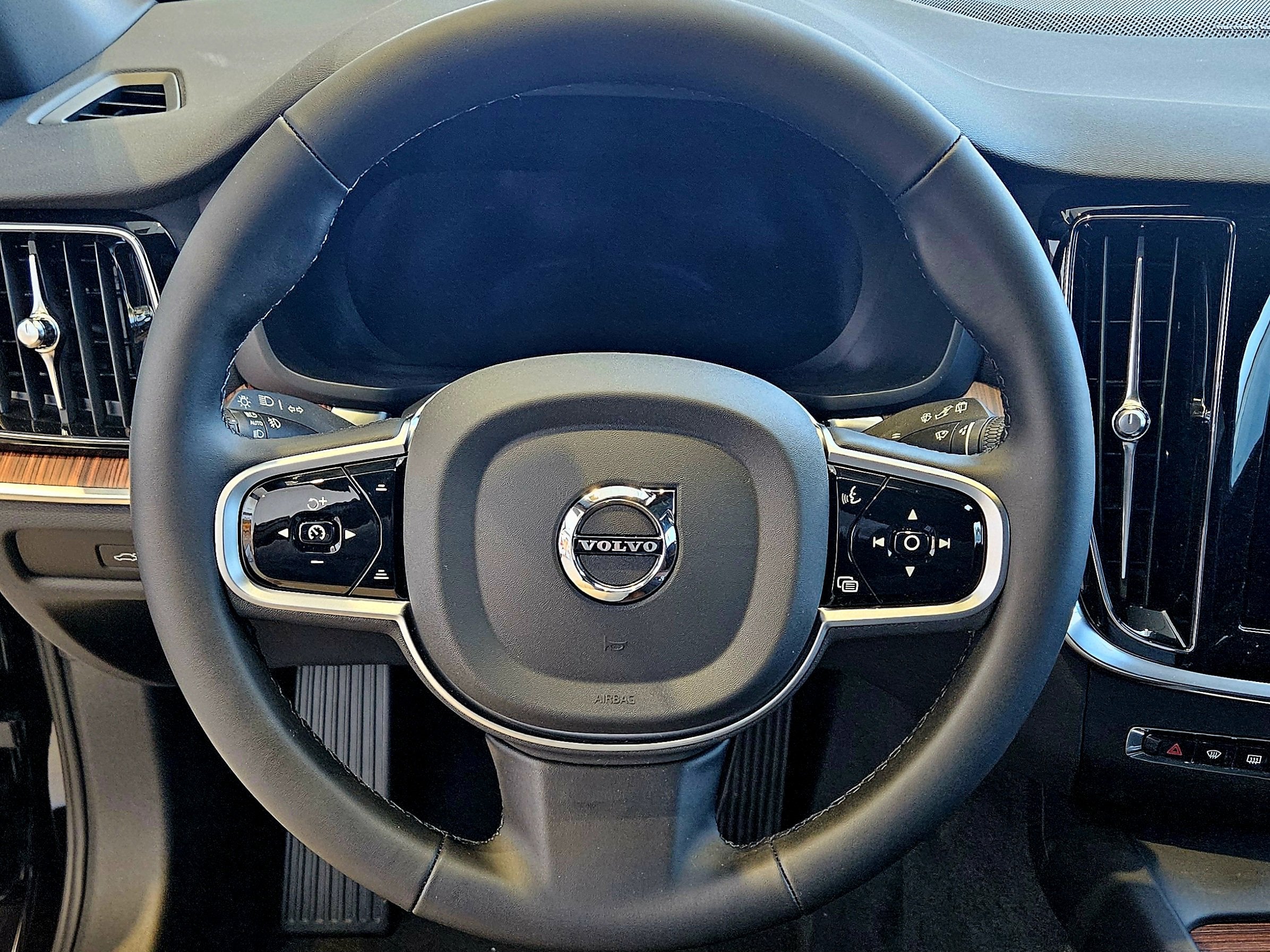 2026 Volvo V60 Cross Country Plus