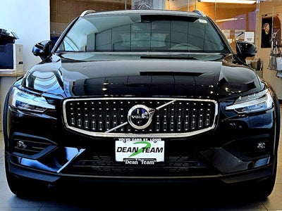2026 Volvo V60 Cross Country Plus