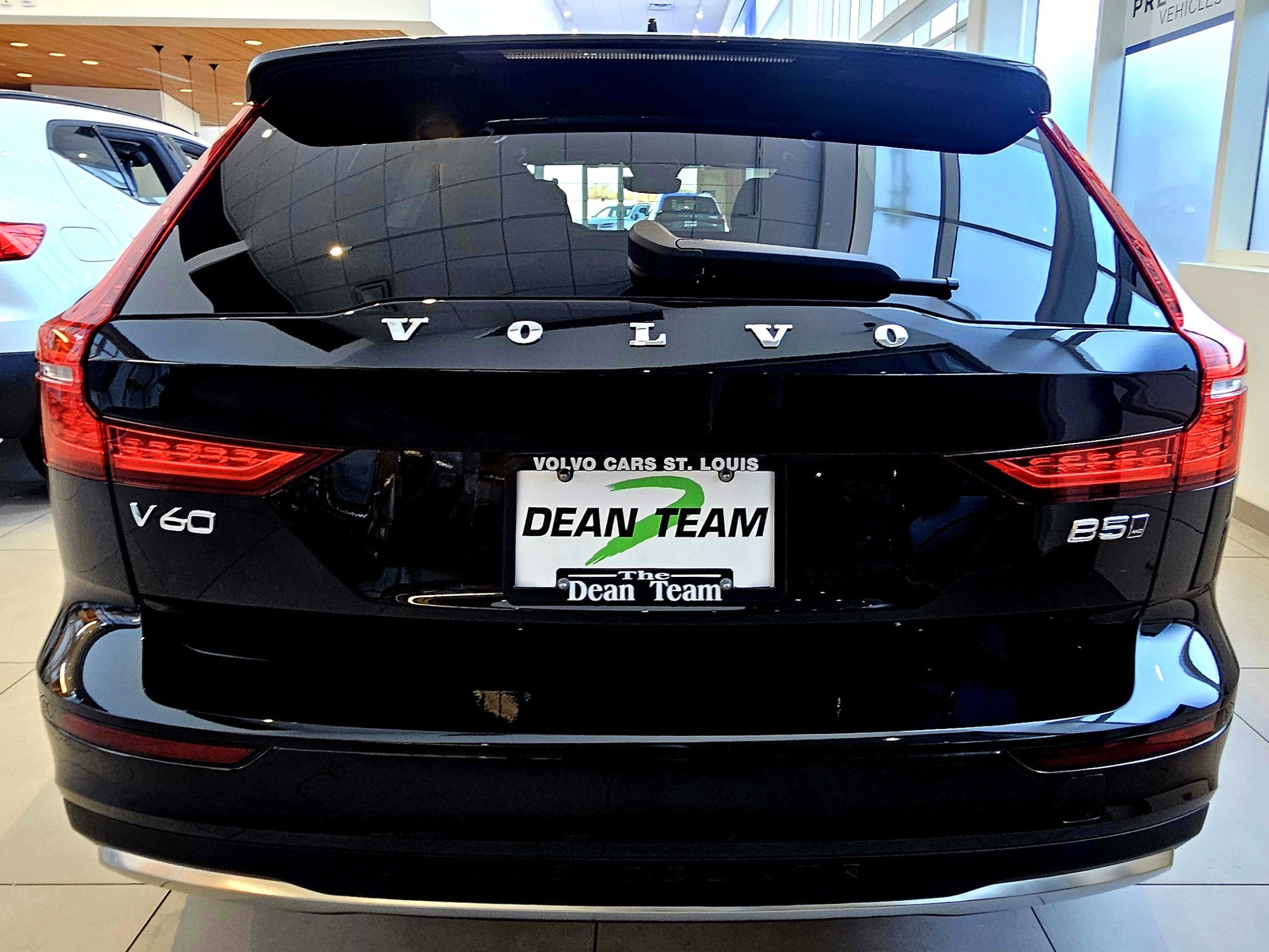 2026 Volvo V60 Cross Country Plus