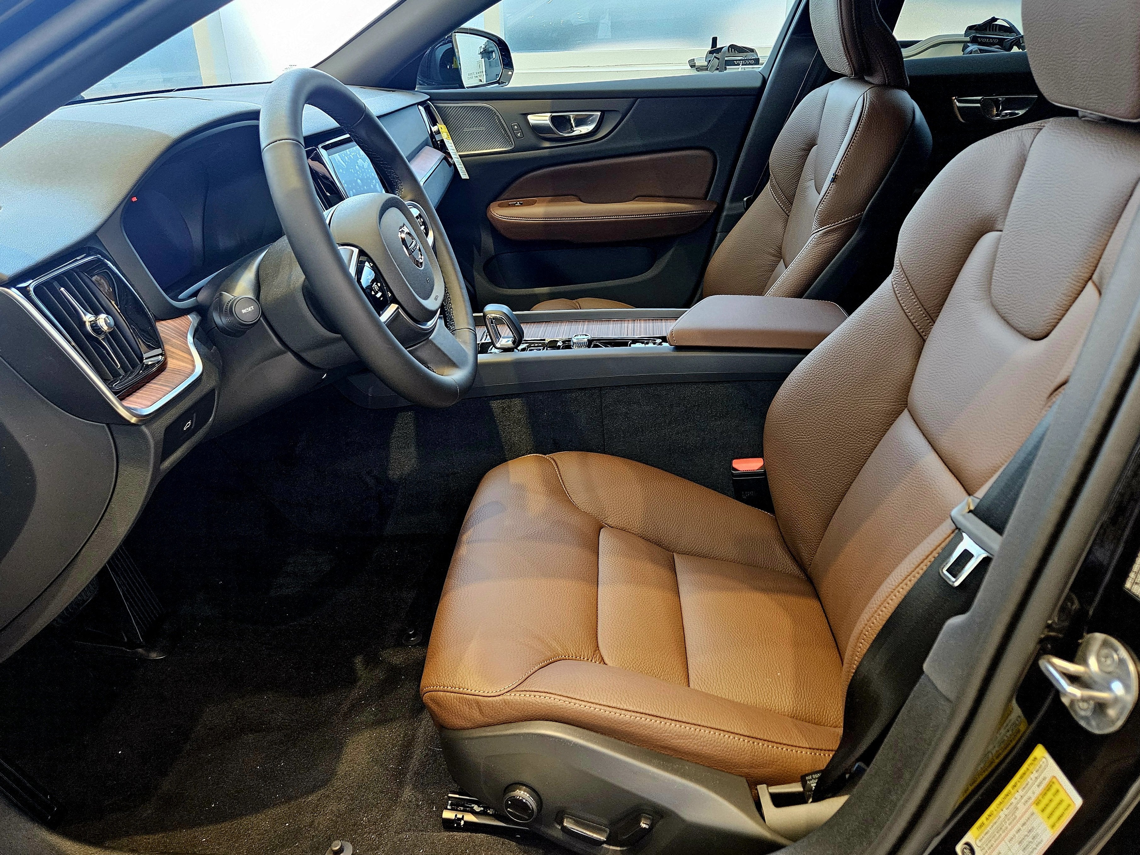 2026 Volvo V60 Cross Country Plus