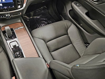 2024 Volvo V60 Cross Country Plus