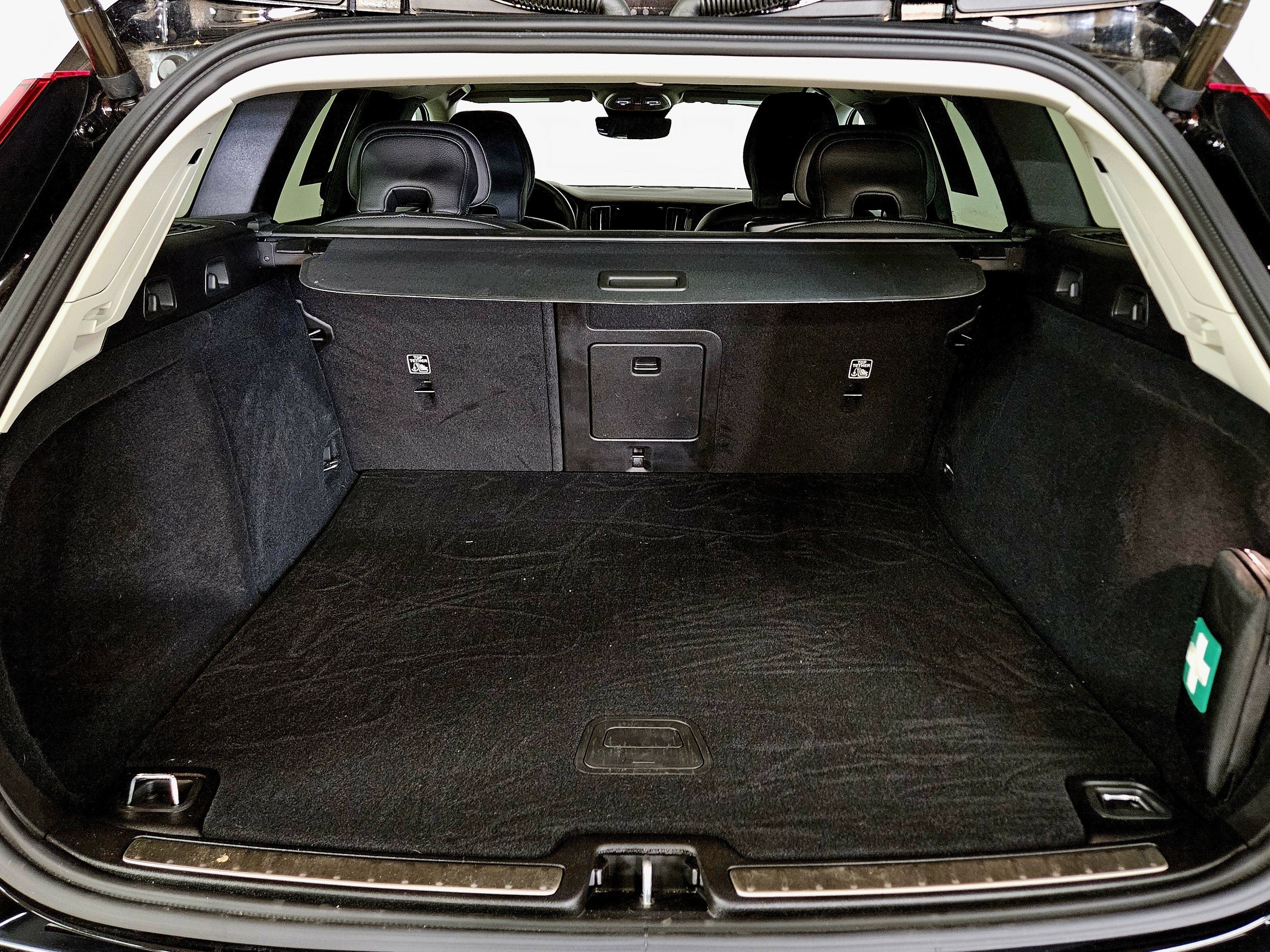 2024 Volvo V60 Cross Country Plus