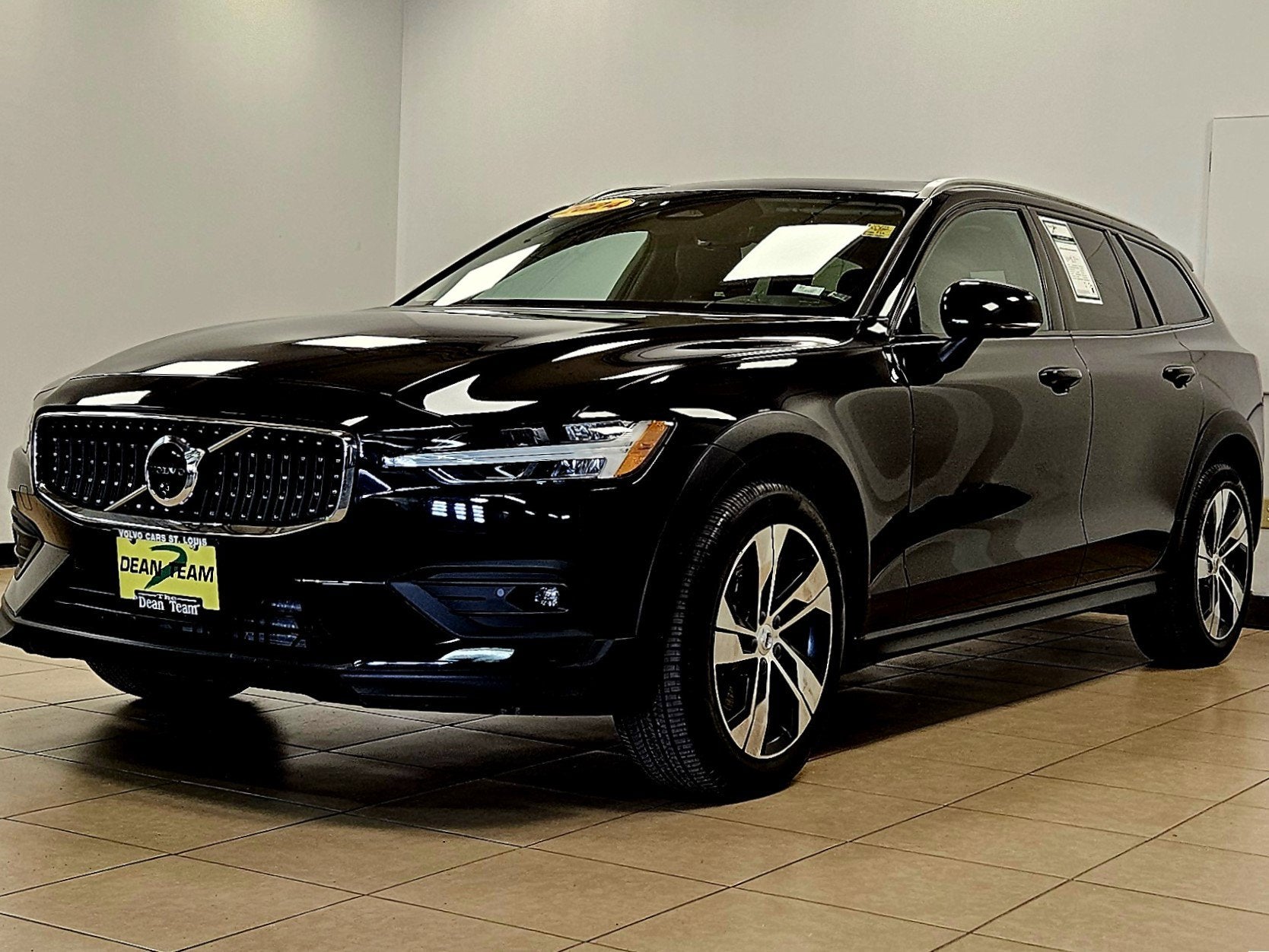 2024 Volvo V60 Cross Country Plus