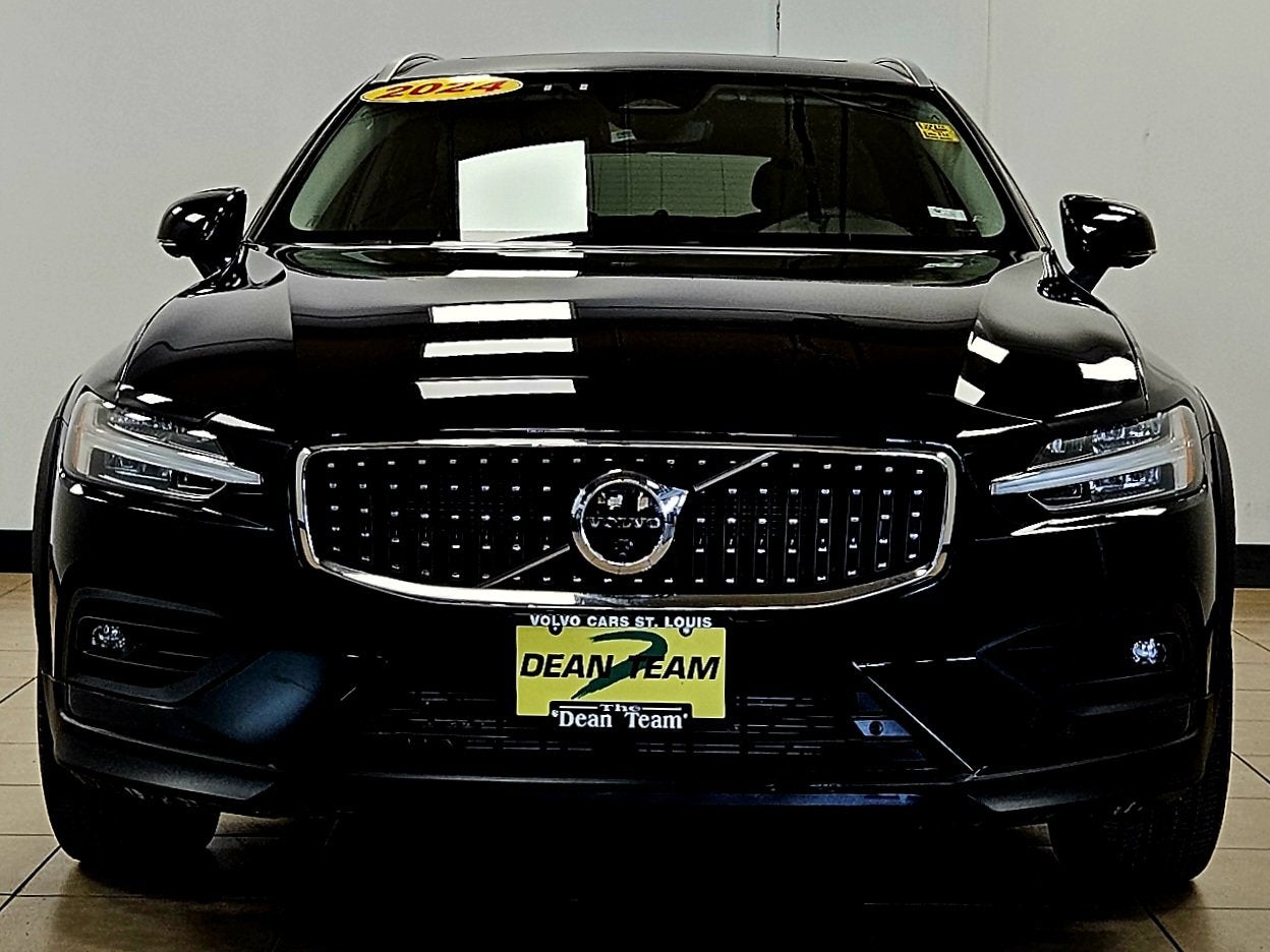 2024 Volvo V60 Cross Country Plus