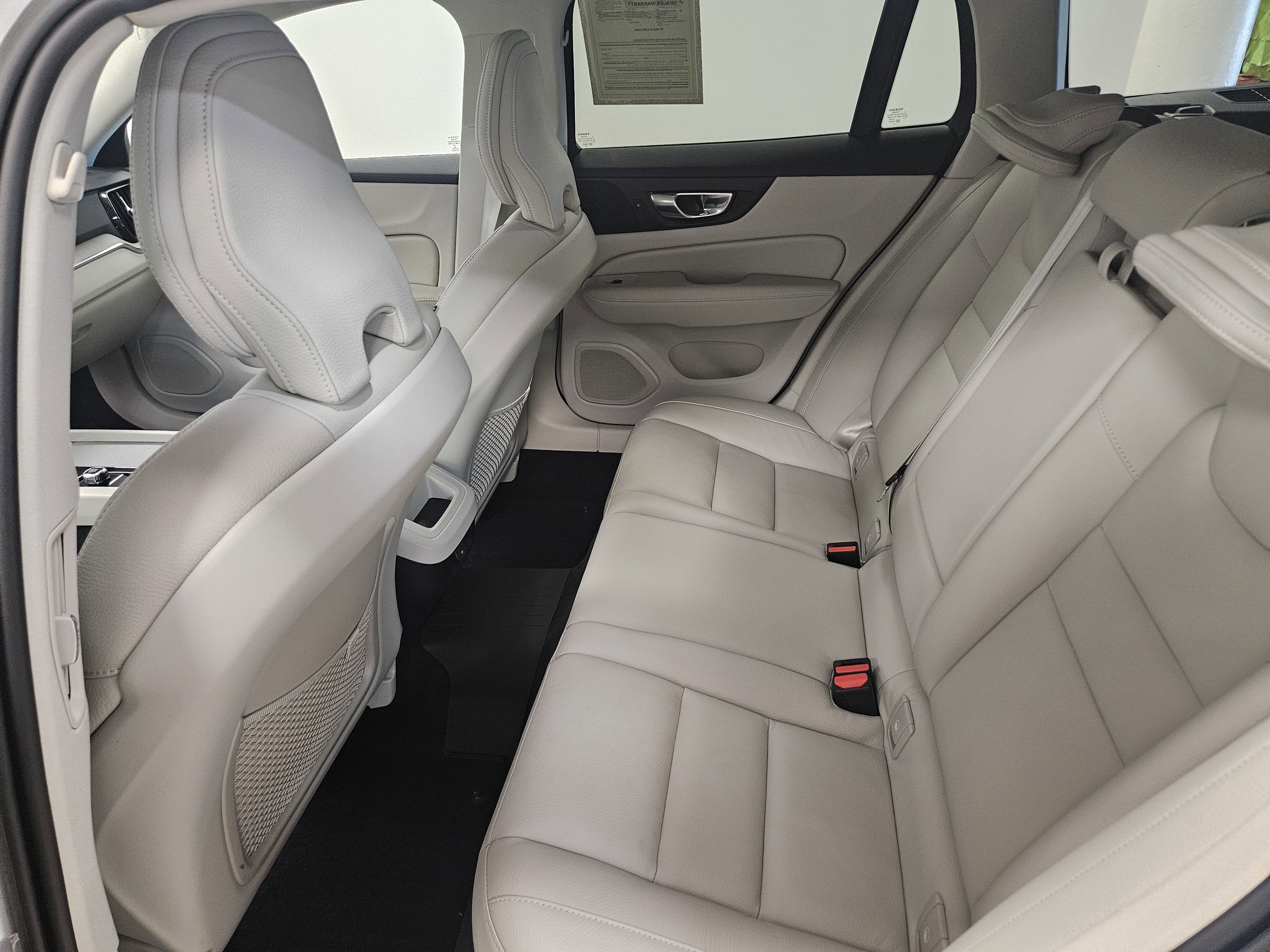 2023 Volvo V60 Cross Country Plus