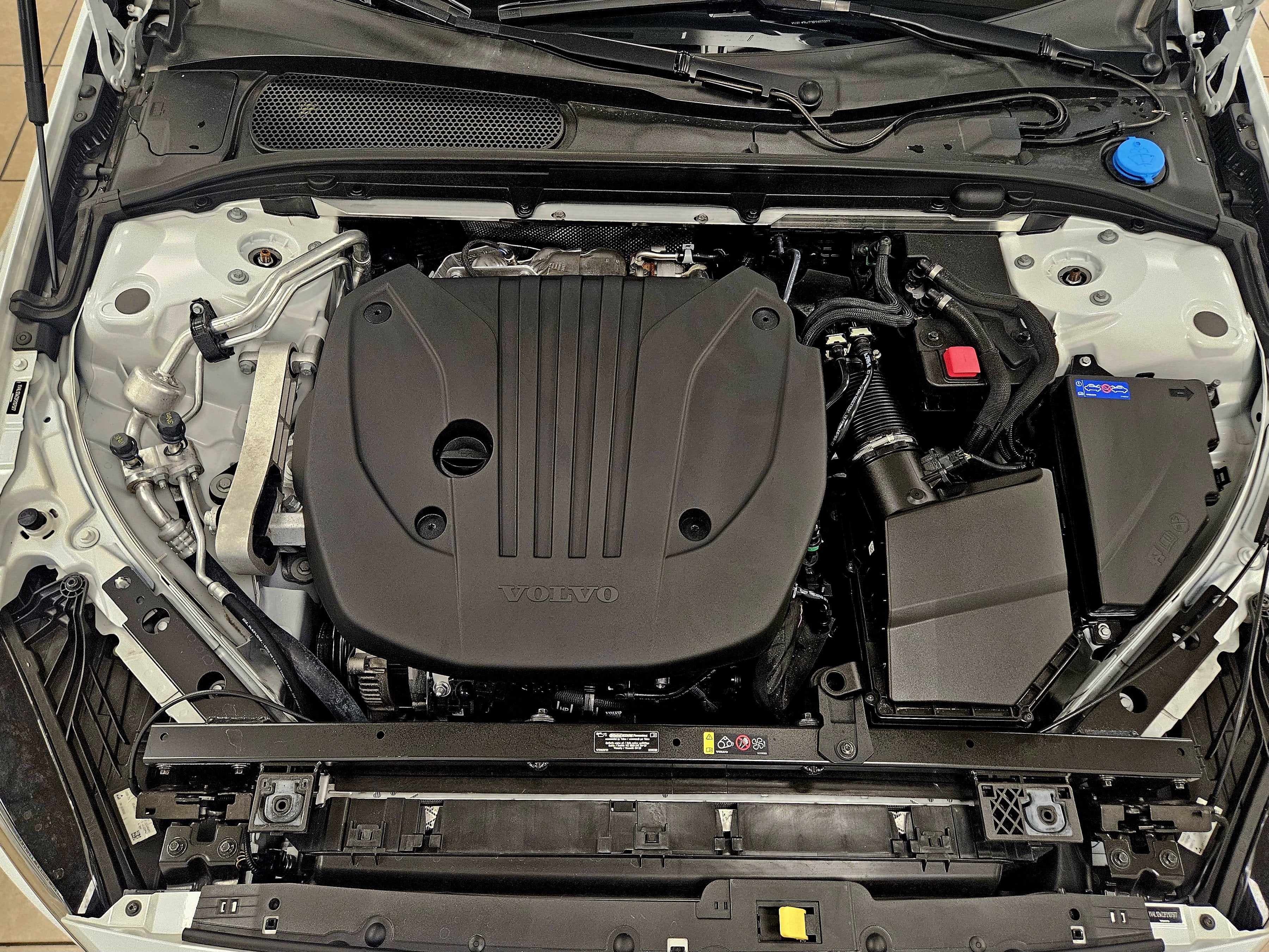 2023 Volvo V60 Cross Country Plus