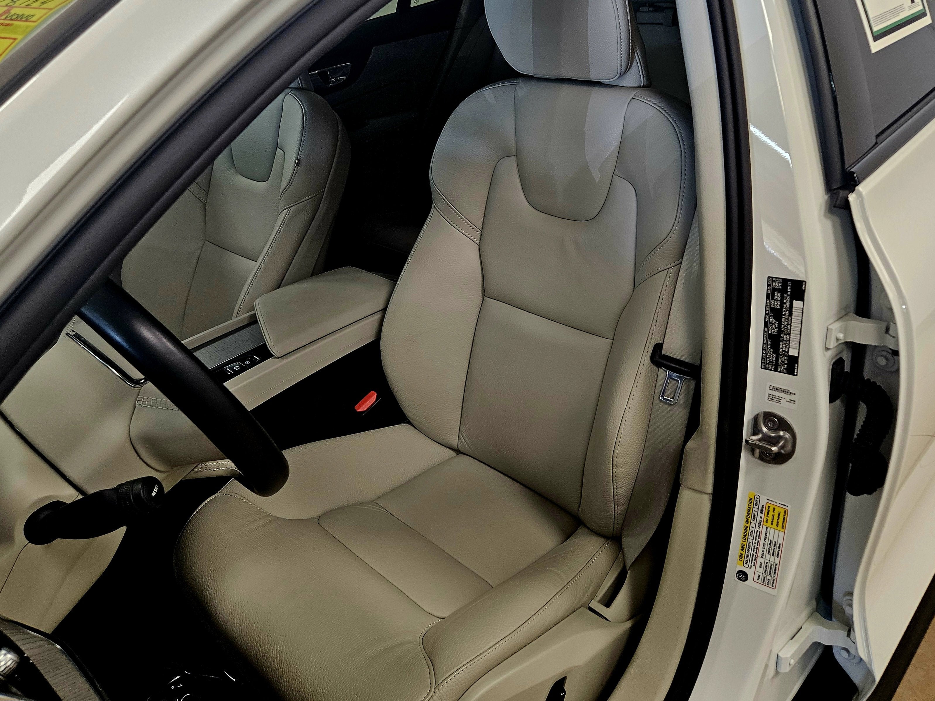 2023 Volvo V60 Cross Country Plus