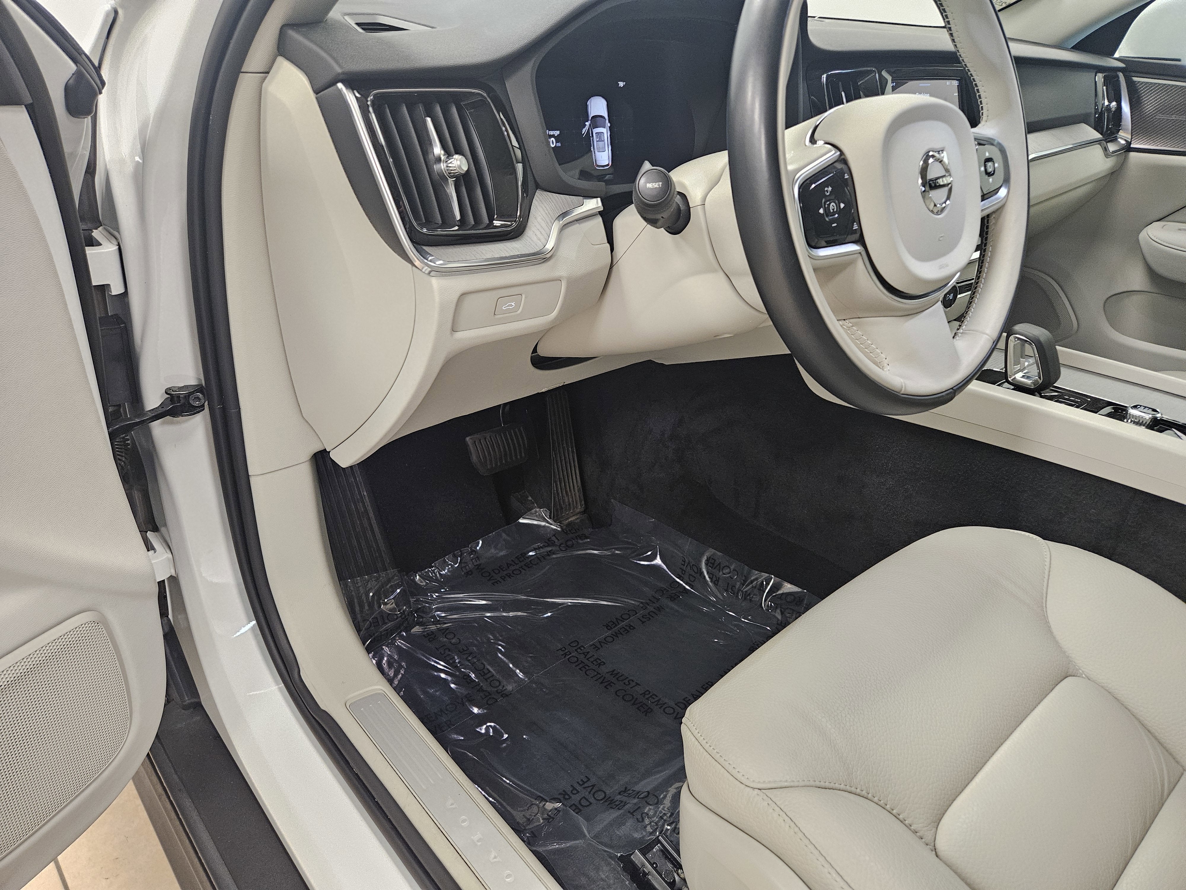 2023 Volvo V60 Cross Country Plus