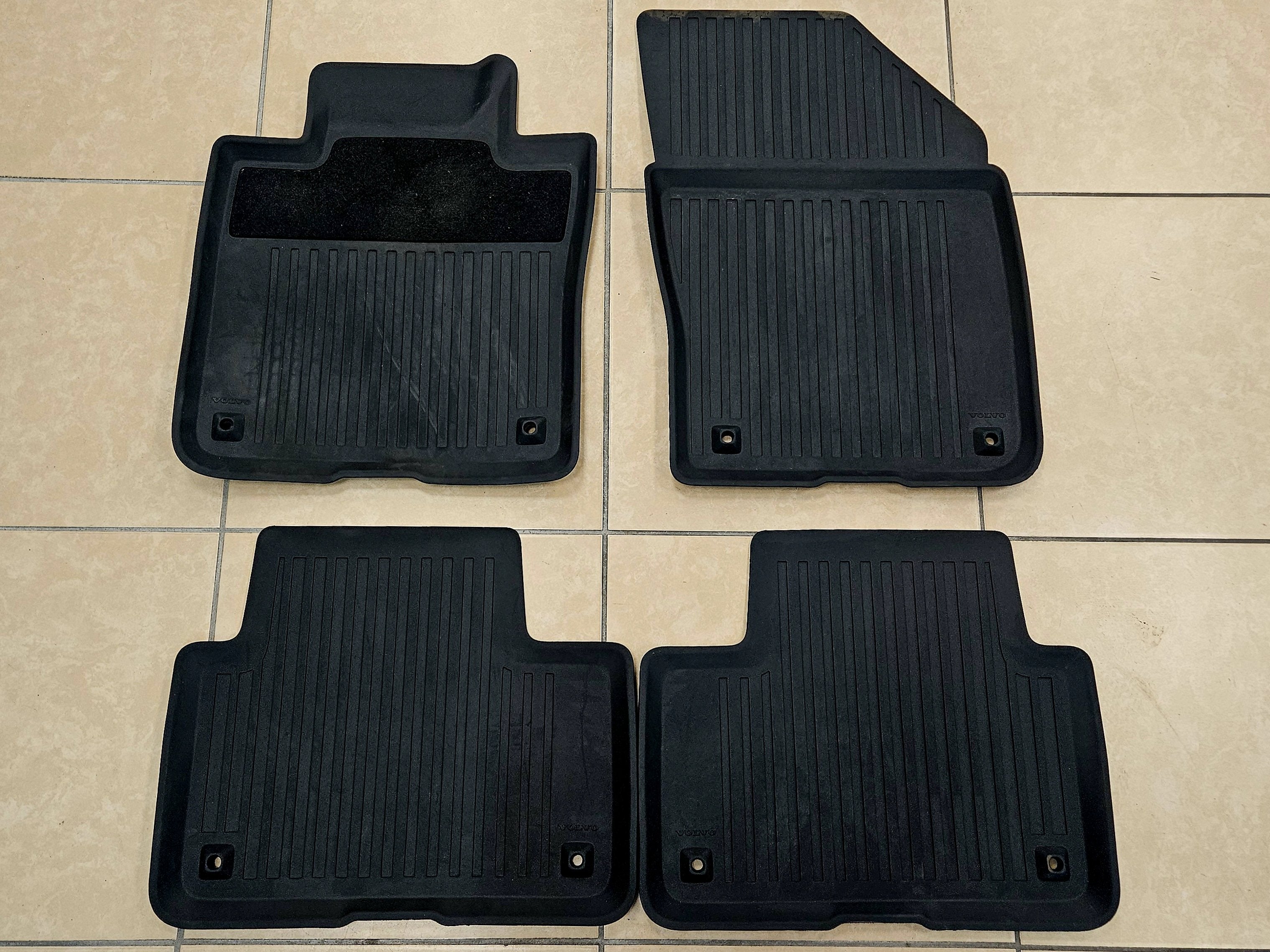 2023 Volvo V60 Cross Country Plus