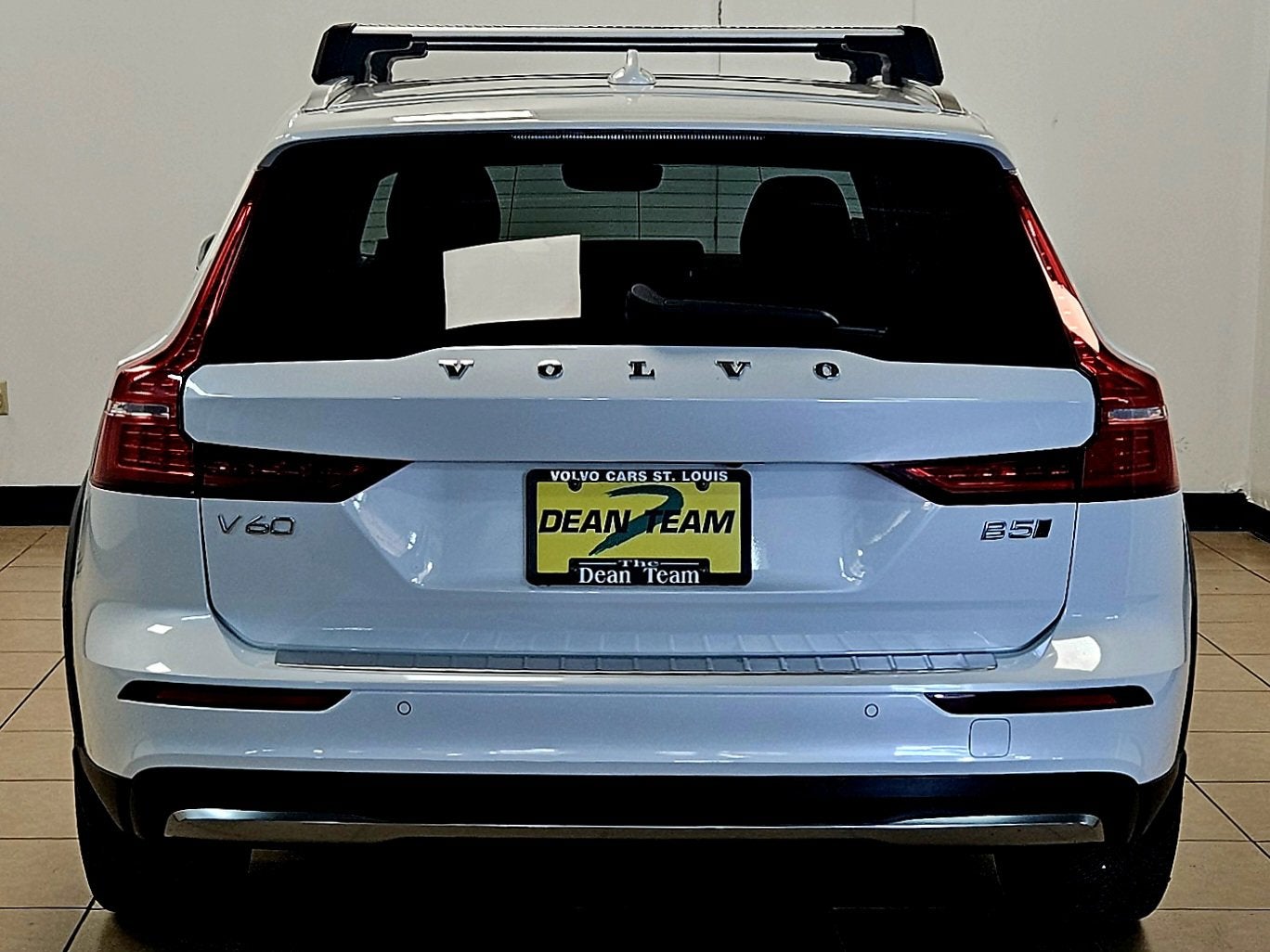 2023 Volvo V60 Cross Country Plus