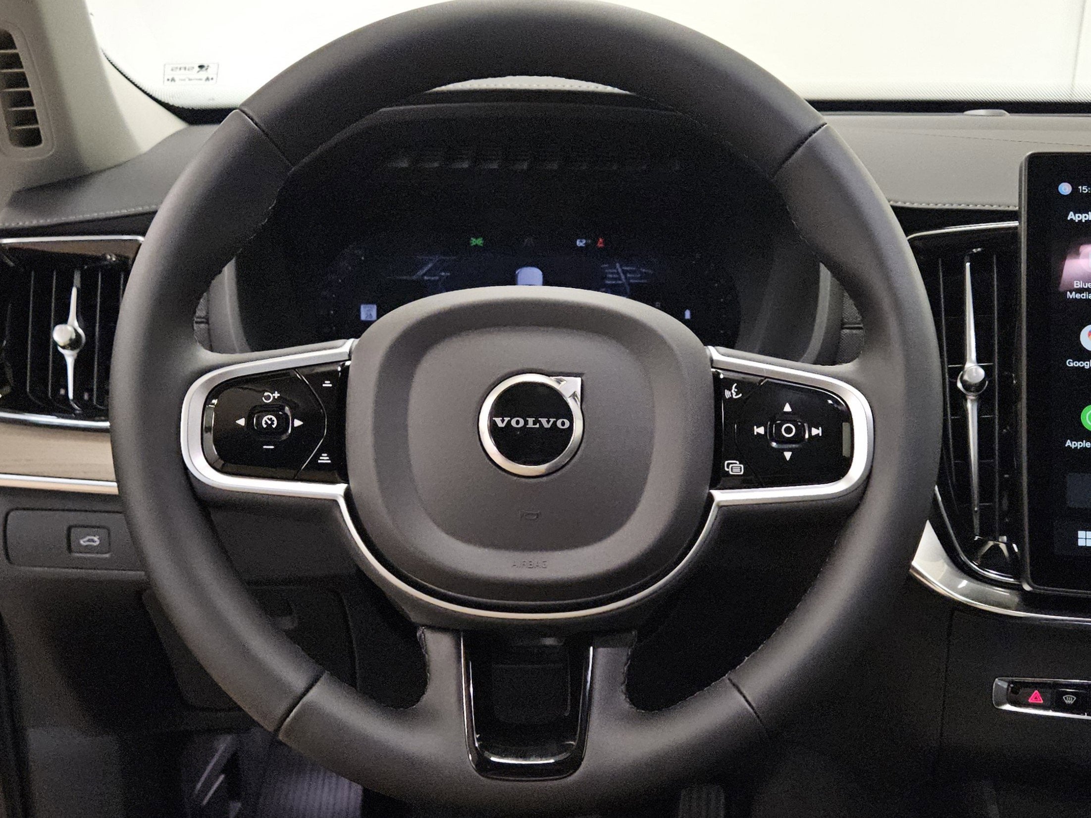 2026 Volvo XC90 Plus