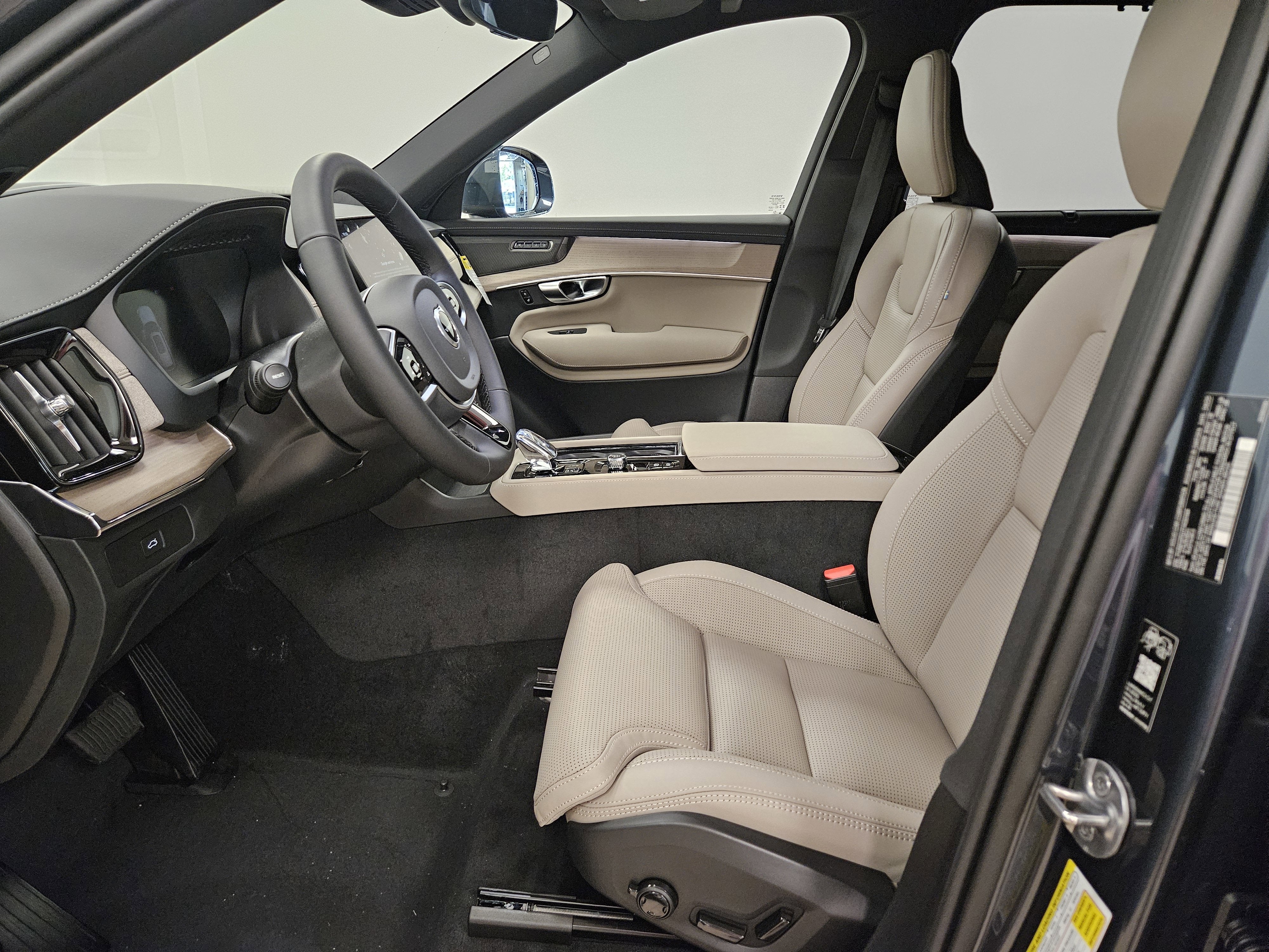 2026 Volvo XC90 B5 AWD ULTRA 7-SEATER